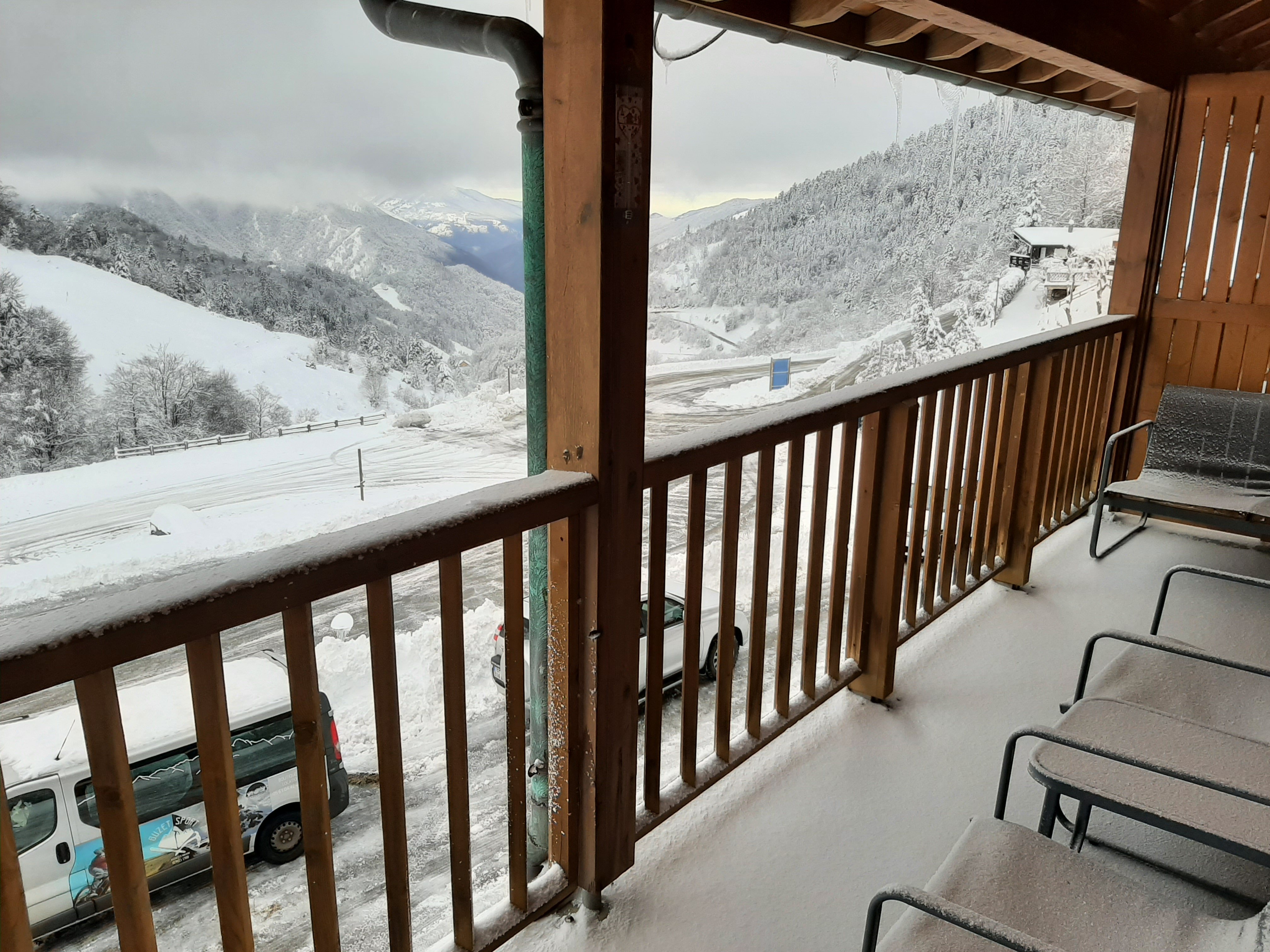 Appart. t2 de 48m² vue montagne - balcon 14m² - pieds des pistes