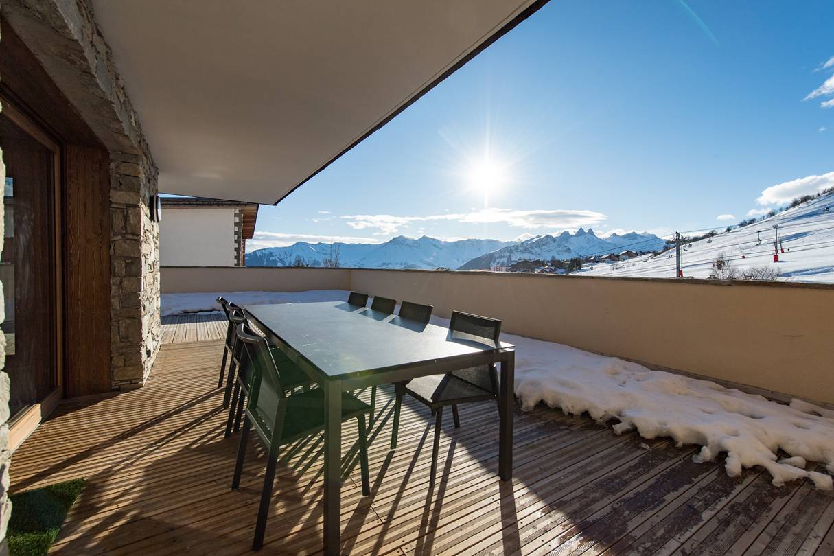 Appartement 12 personnes avec jacuzzi dans une résidence neuve au pied des pistes