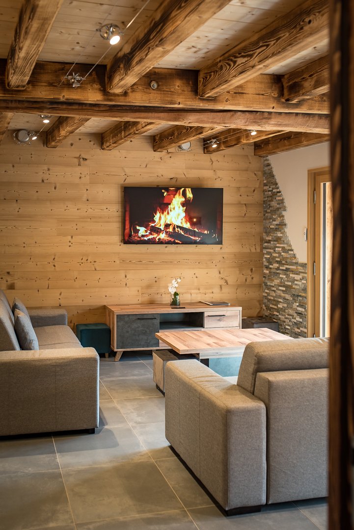 Chalet montagnard rénové avec jacuzzi 4* 15 Personnes
