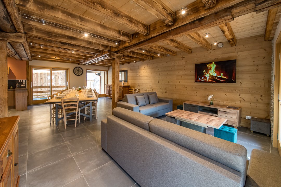 Chalet montagnard rénové avec jacuzzi 4* 15 Personnes