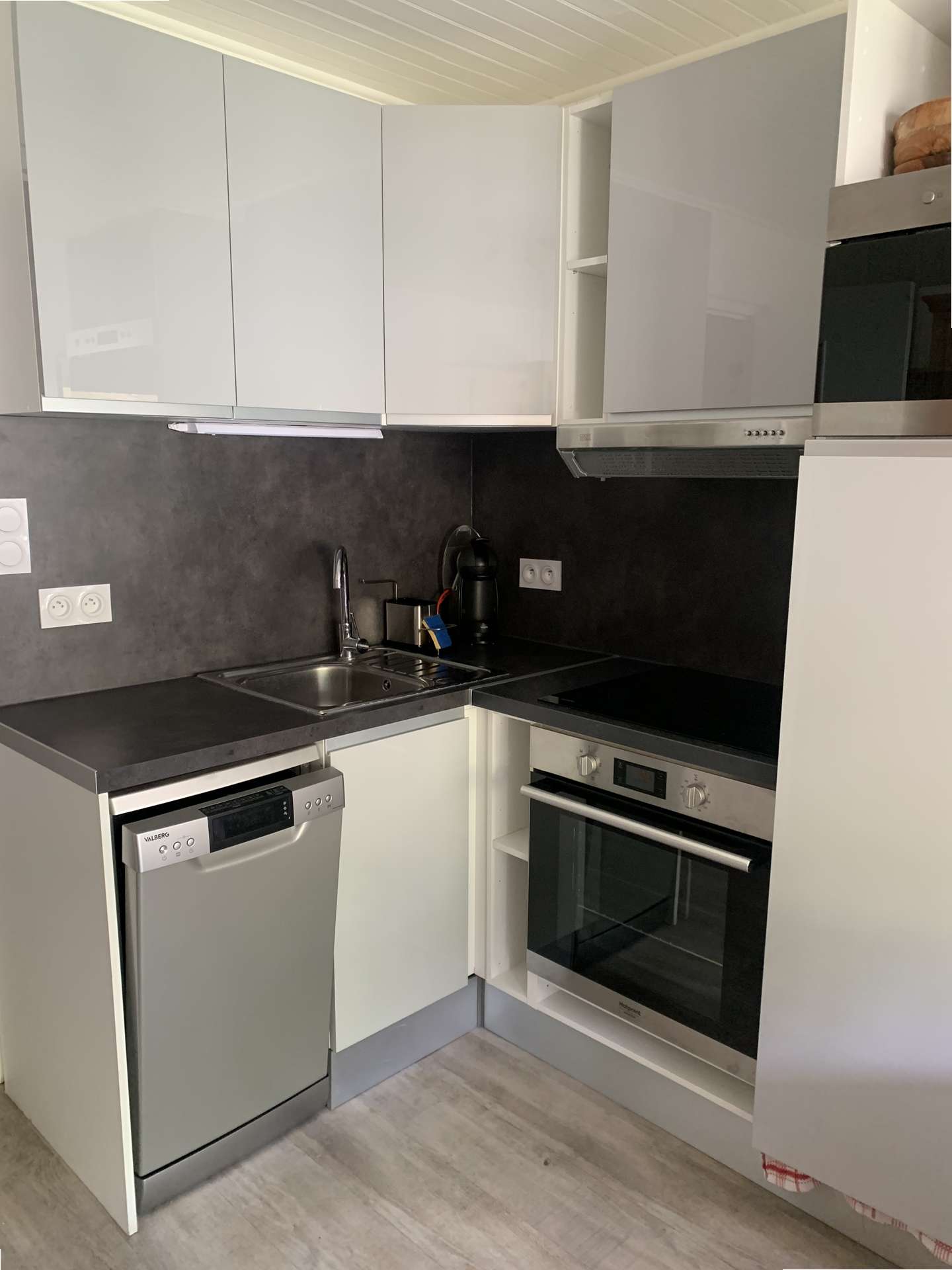 STUDIO CABINE 4 PERSONNES