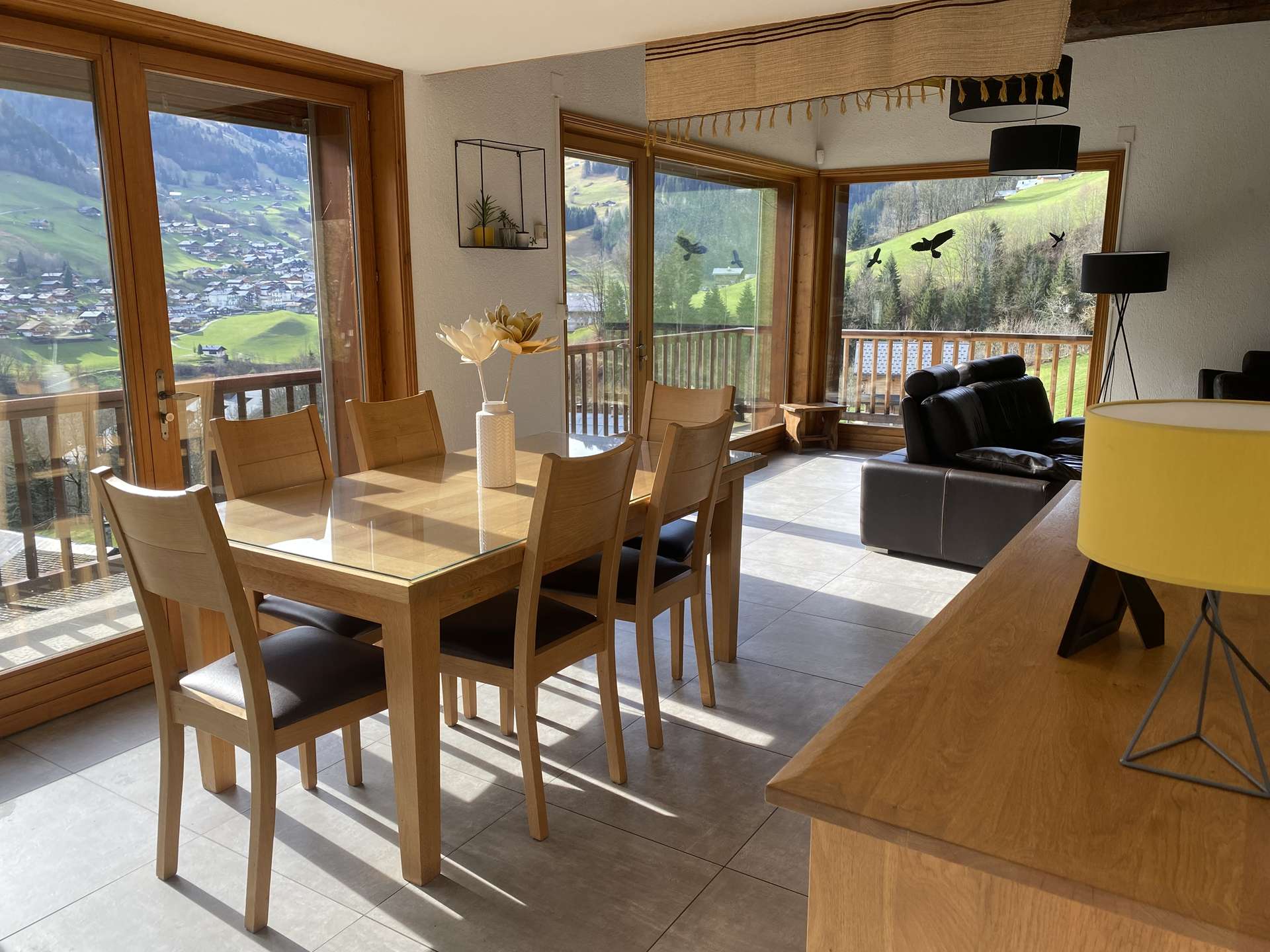 Chalet de 150m², spacieux pour 6 personnes, accès facile, parking et garage