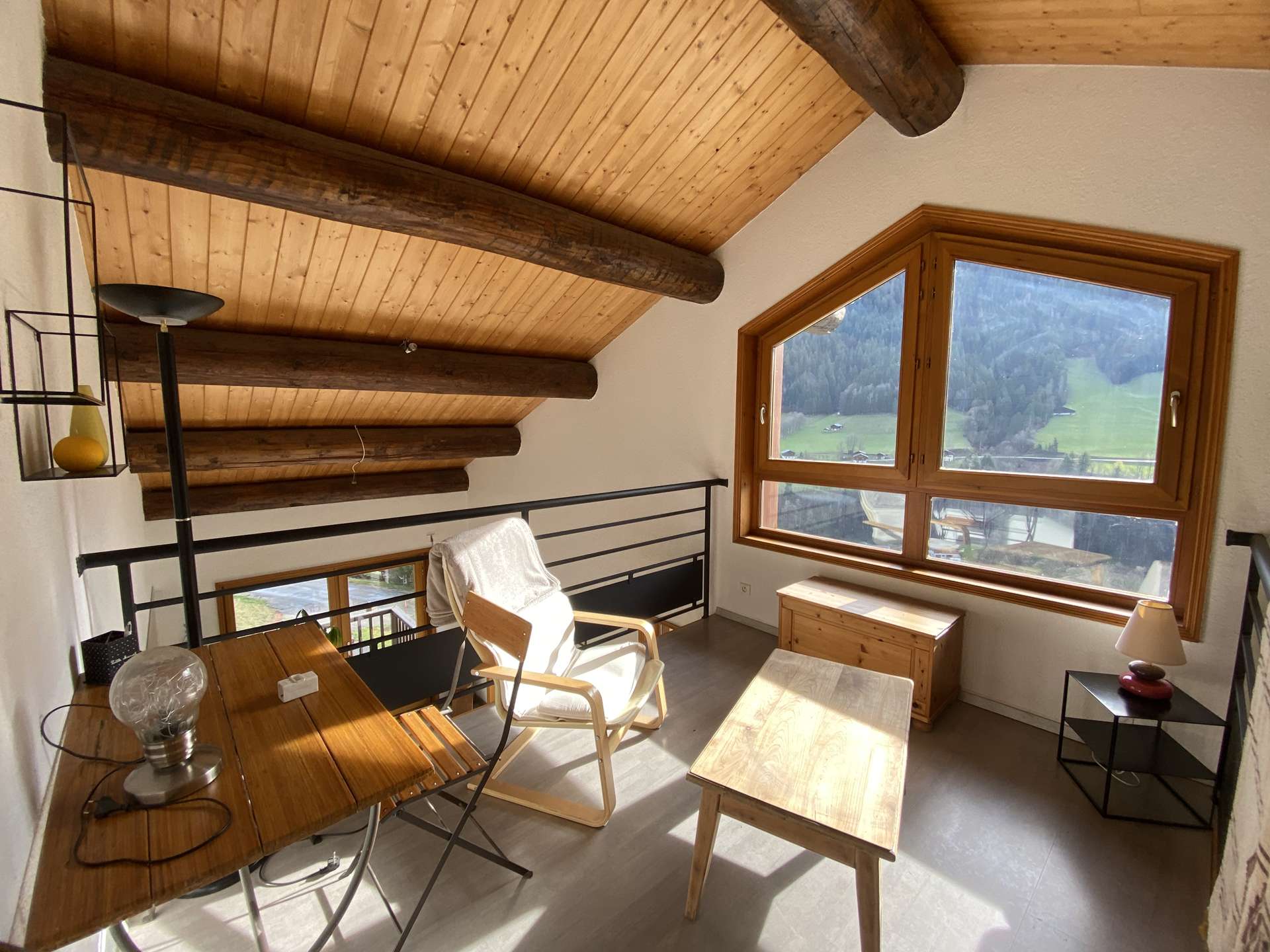 Chalet de 150m², spacieux pour 6 personnes, accès facile, parking et garage