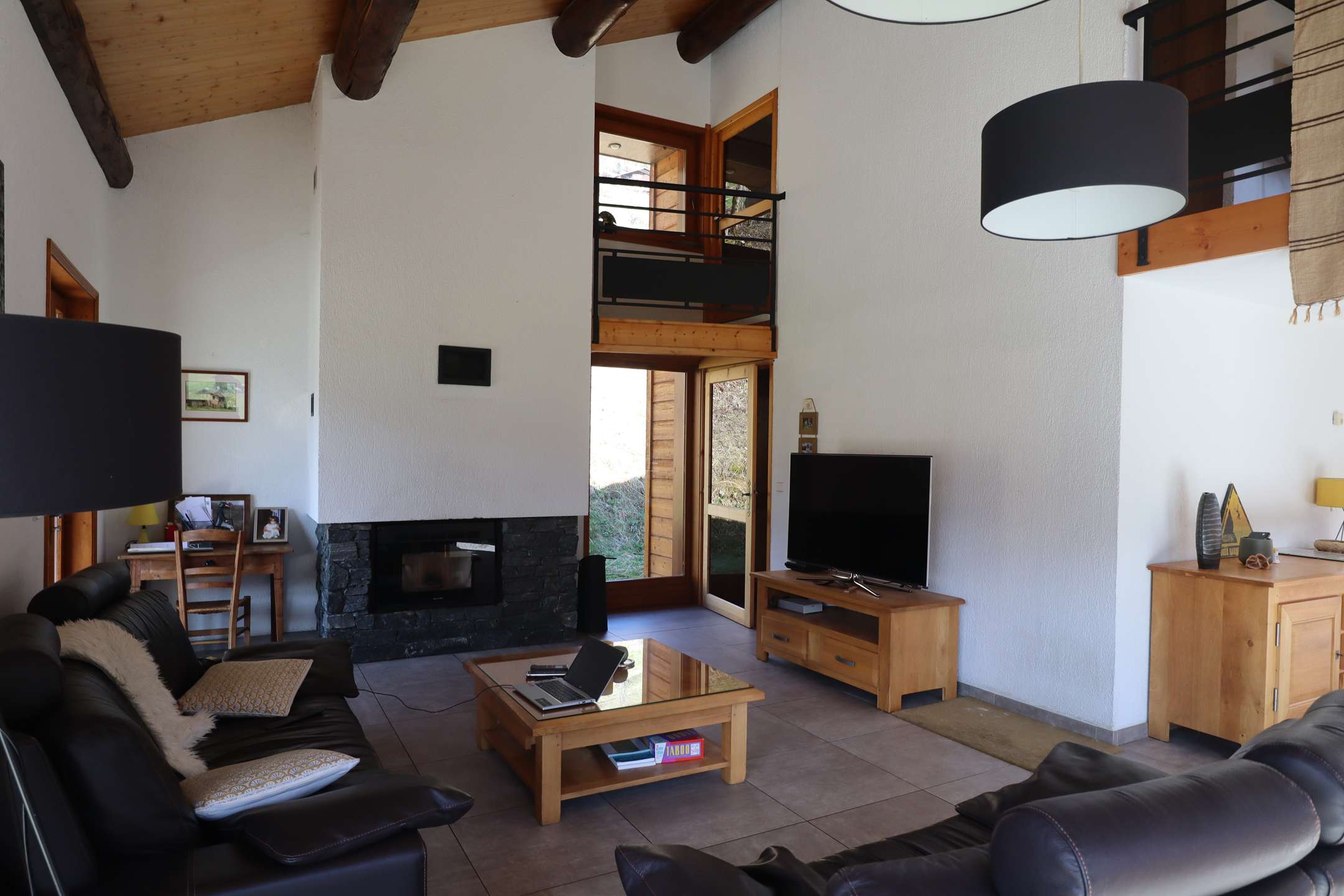 Chalet de 150m², spacieux pour 6 personnes, accès facile, parking et garage