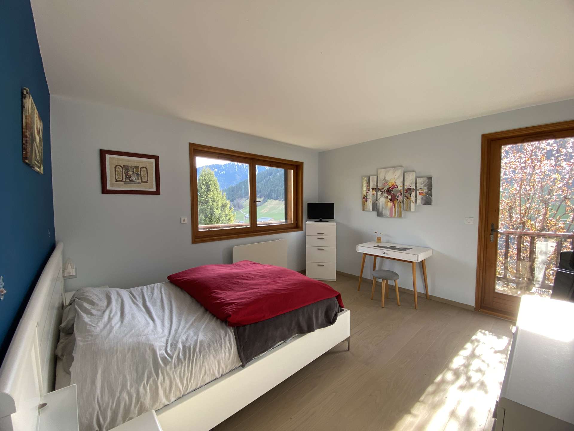 Chalet de 150m², spacieux pour 6 personnes, accès facile, parking et garage