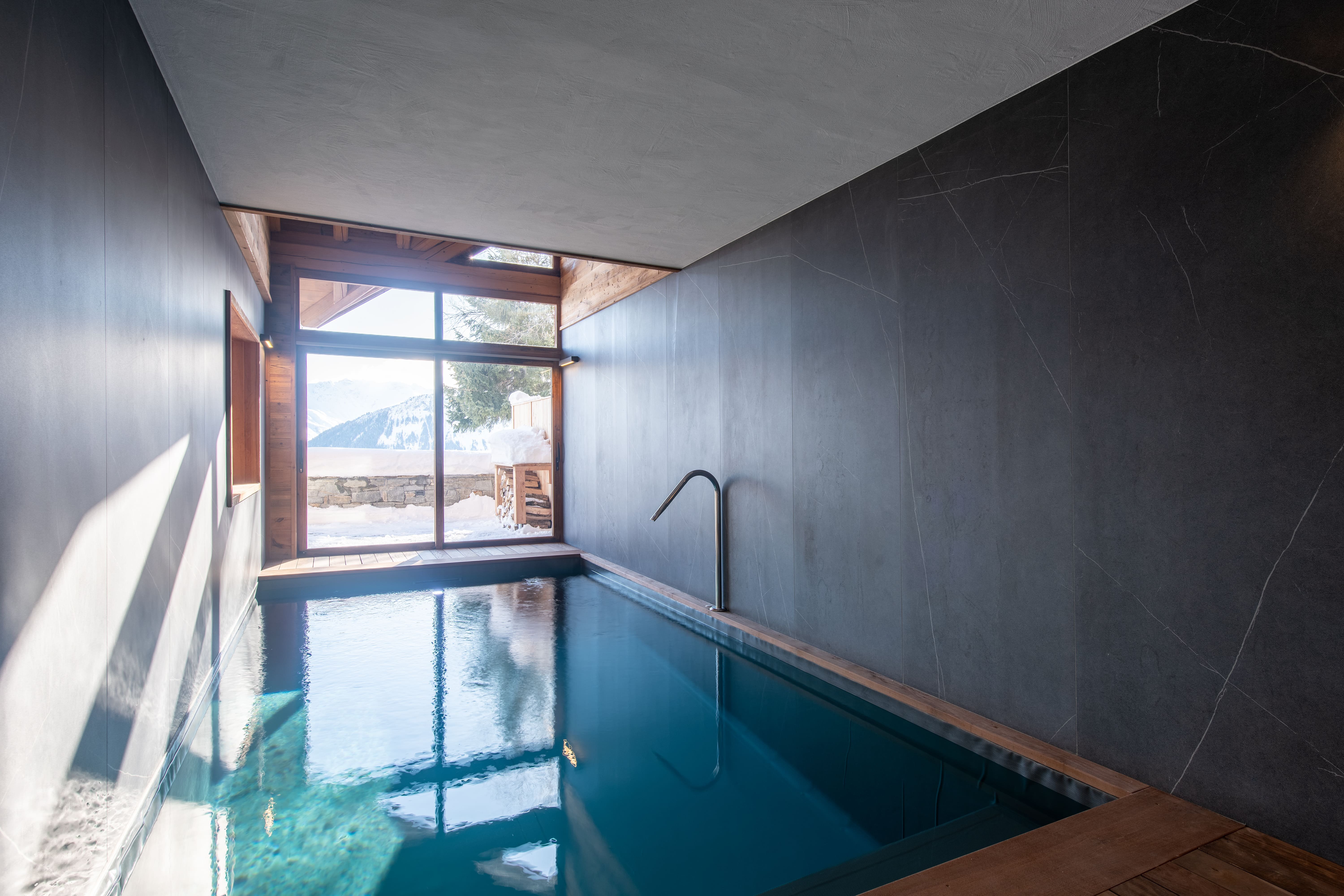 Piscine privative chauffée et à 100m des pistes