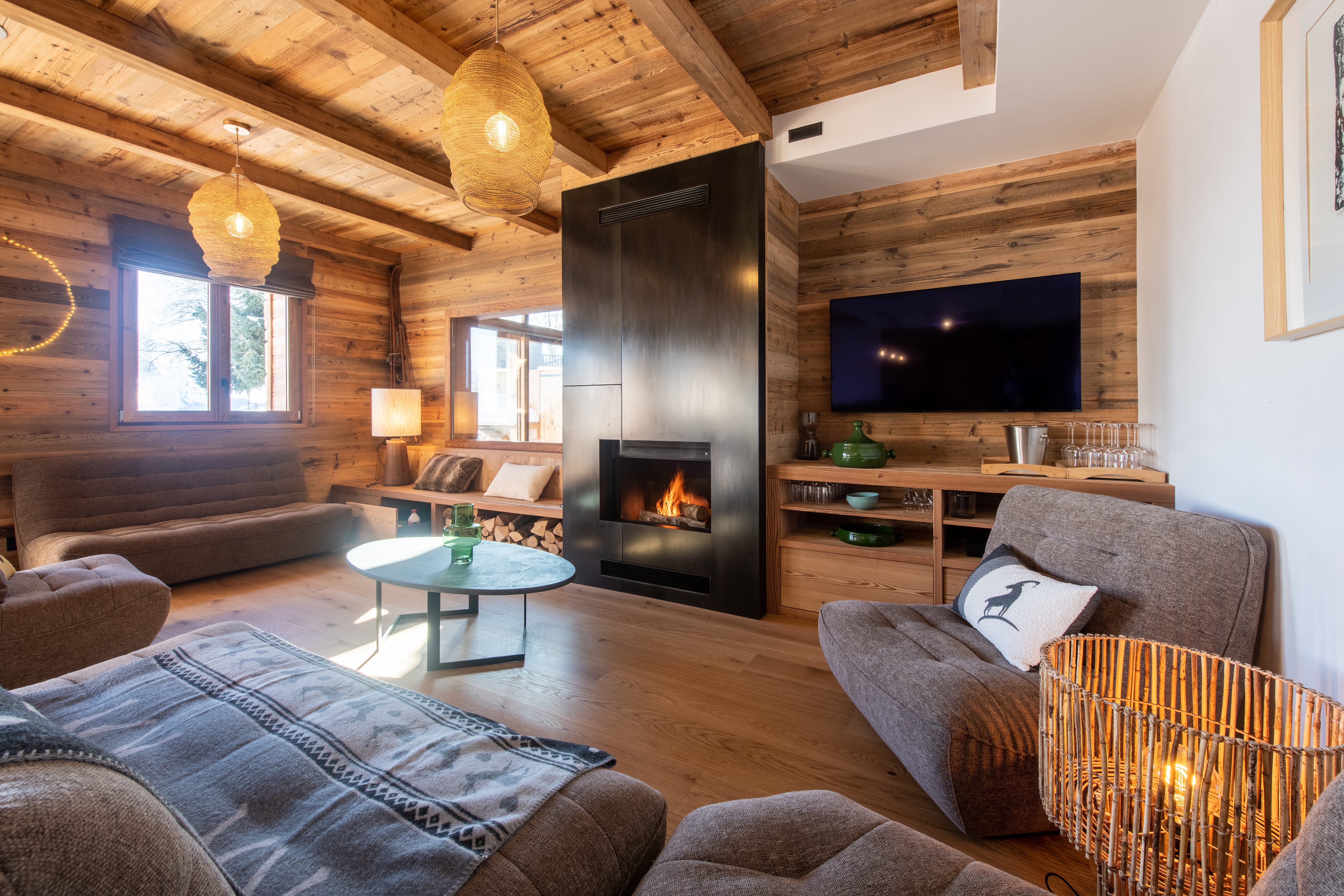 Piscine chauffée et pistes de ski à 100m