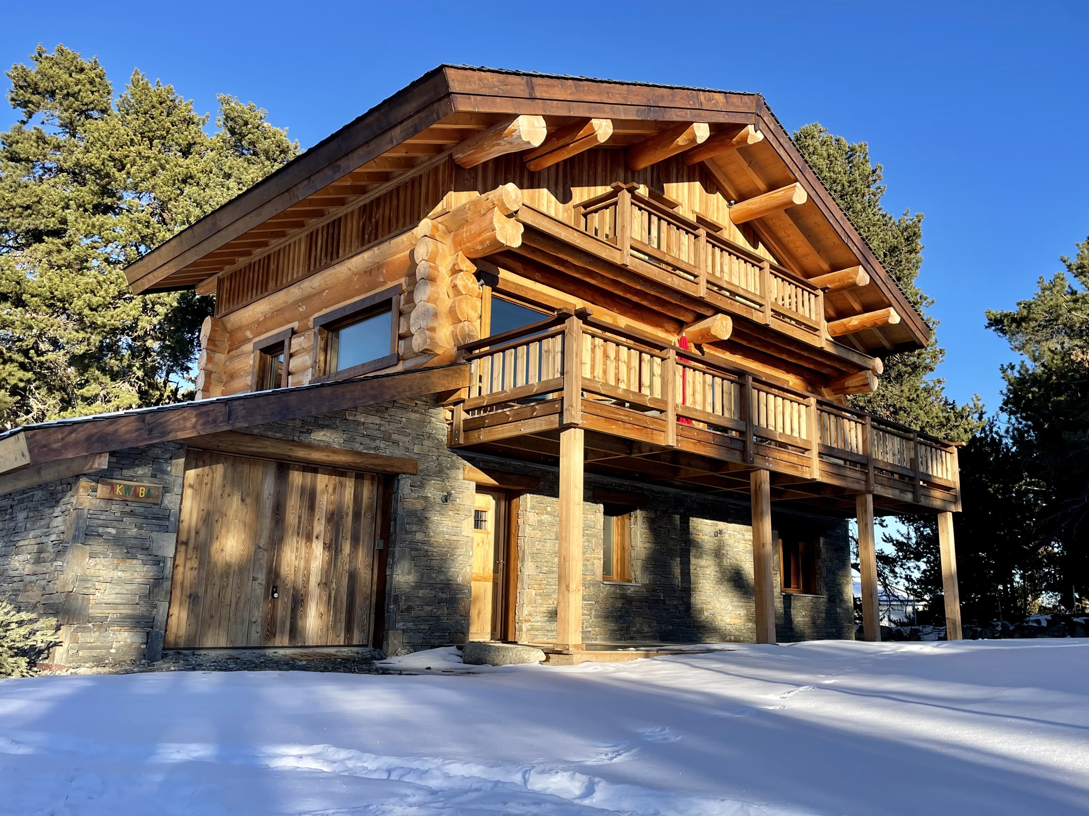 Chalet  de fustes  akwaba en pleine nature ,en plein soleil, en plein font romeu