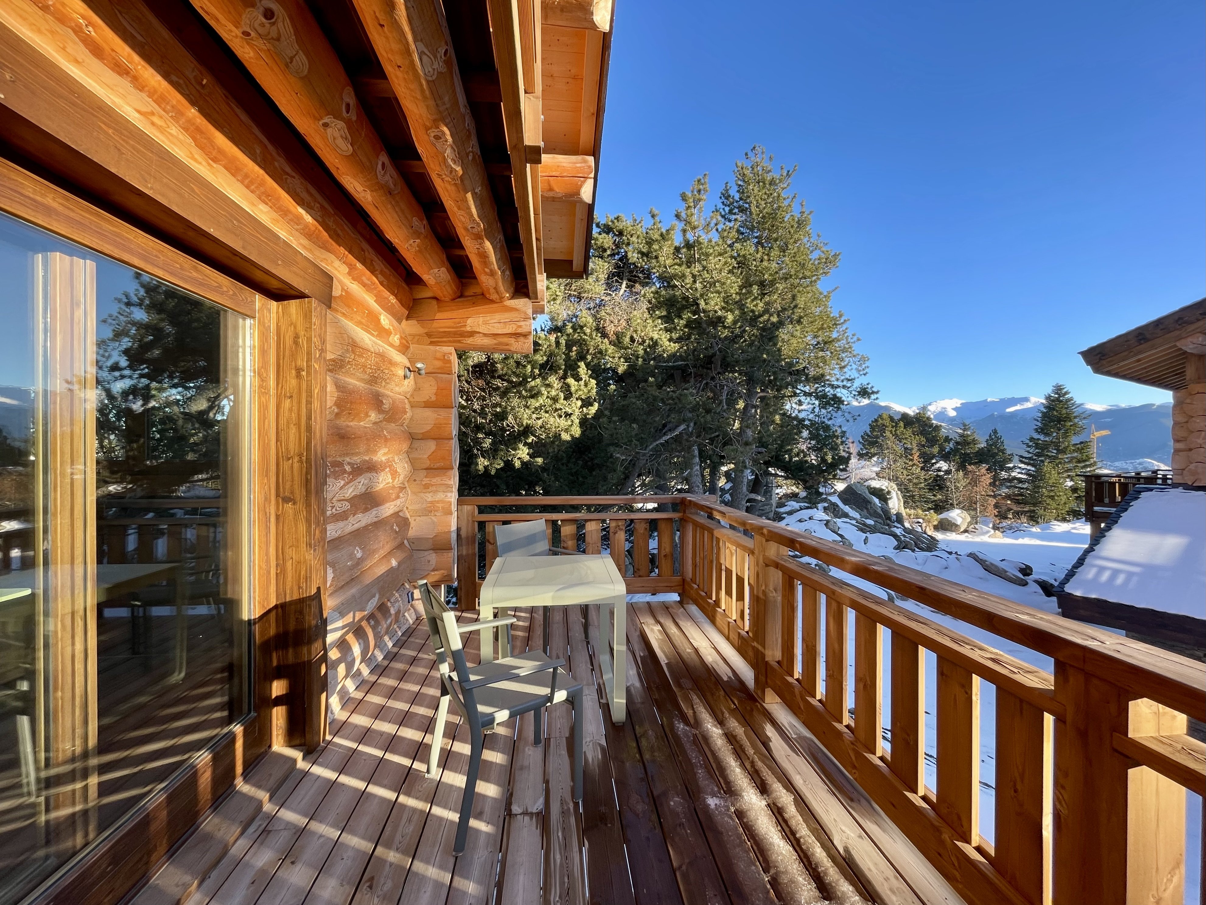 Chalet  de fustes  akwaba en pleine nature ,en plein soleil, en plein font romeu