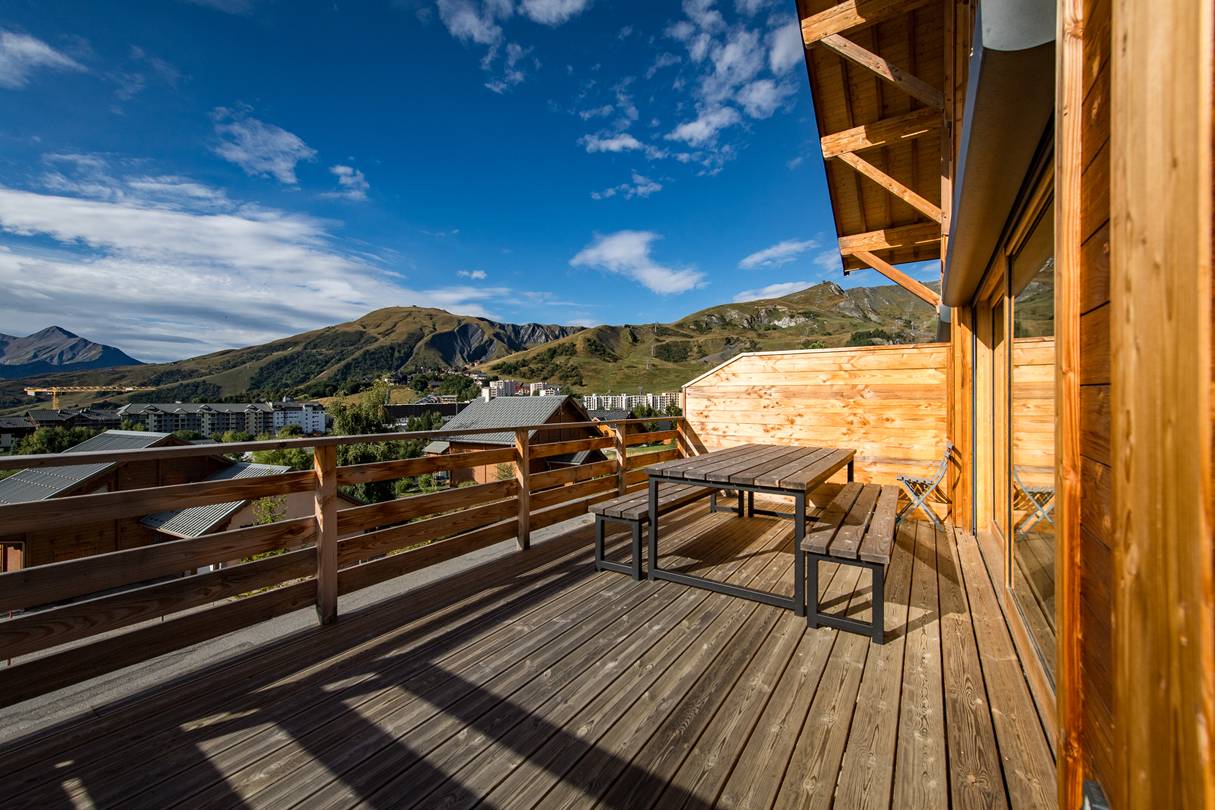 Chalet mitoyen proche pistes avec sauna