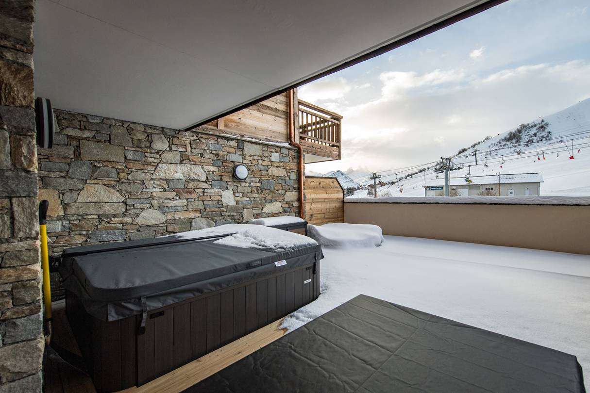 Appartement 8/10 personnes avec Jacuzzi dans une résidence neuve au pied des pistes