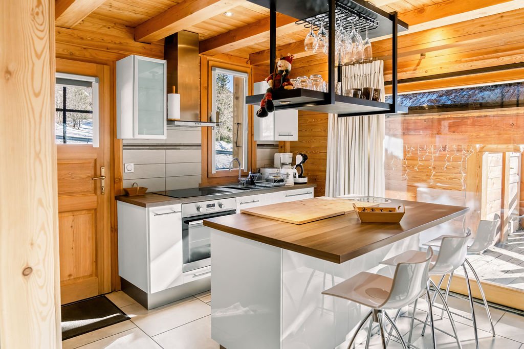 L'ANNAPURNA ET SON MAZOT ET L'EVEREST, 2 chalets****à 200 m des pistes et des commerces