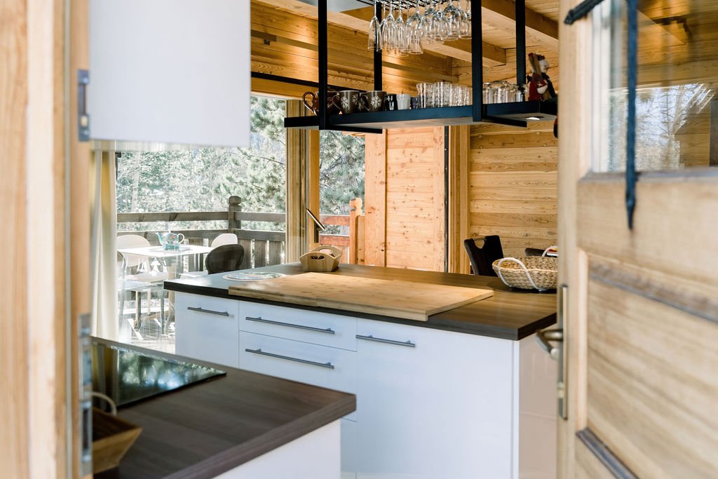 L'ANNAPURNA ET SON MAZOT ET L'EVEREST, 2 chalets****à 200 m des pistes et des commerces