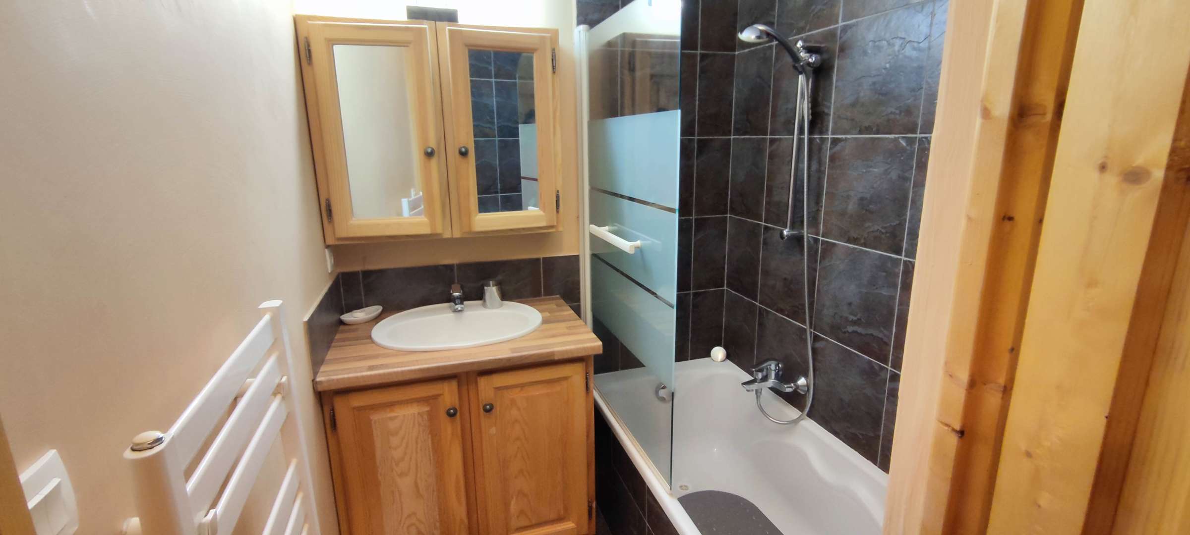 2 PIECES COSY HAUTEURS STATION                       