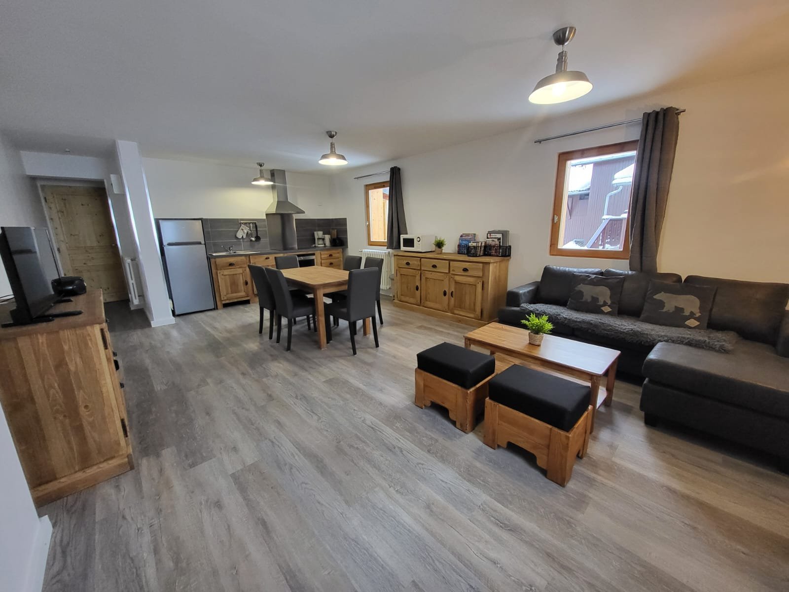 60m2 avec terrasse/10m pistes ski/150m piscine