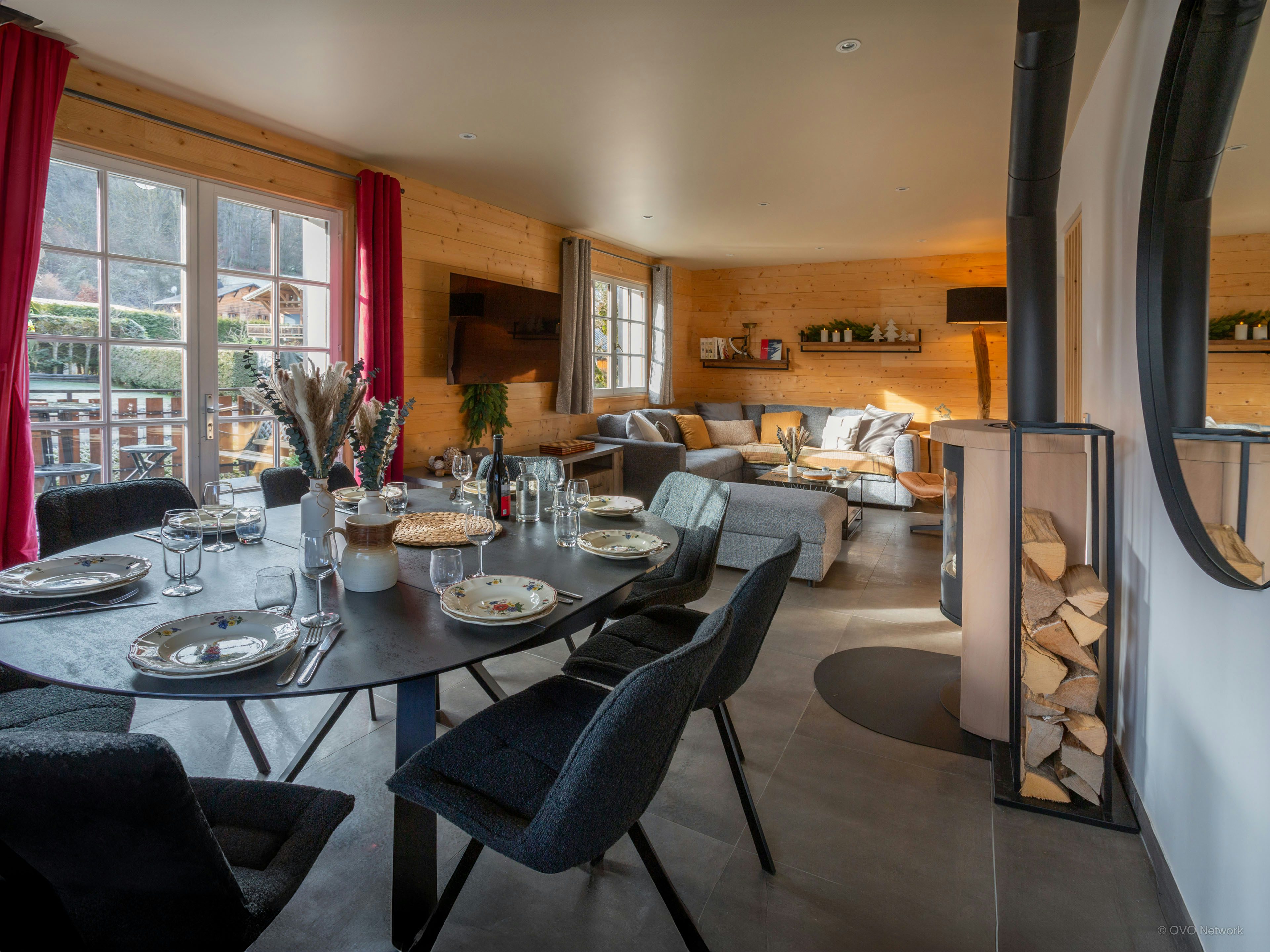 Vacances en famille pour 10 avec jacuzzi à 90m des pistes