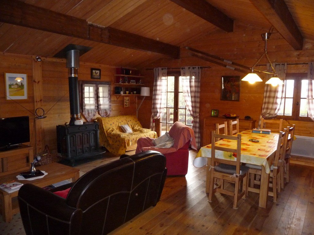 CHALET à EYNE 66800 Face à FONT ROMEU