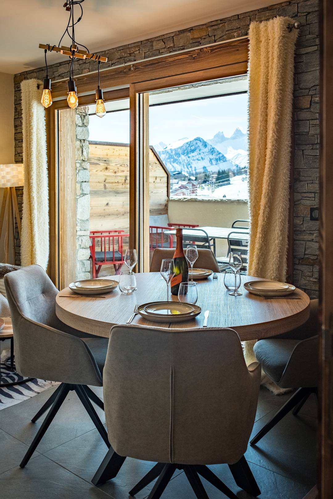Appartement 6 personnes avec jacuzzi dans une résidence neuve au pied des pistes