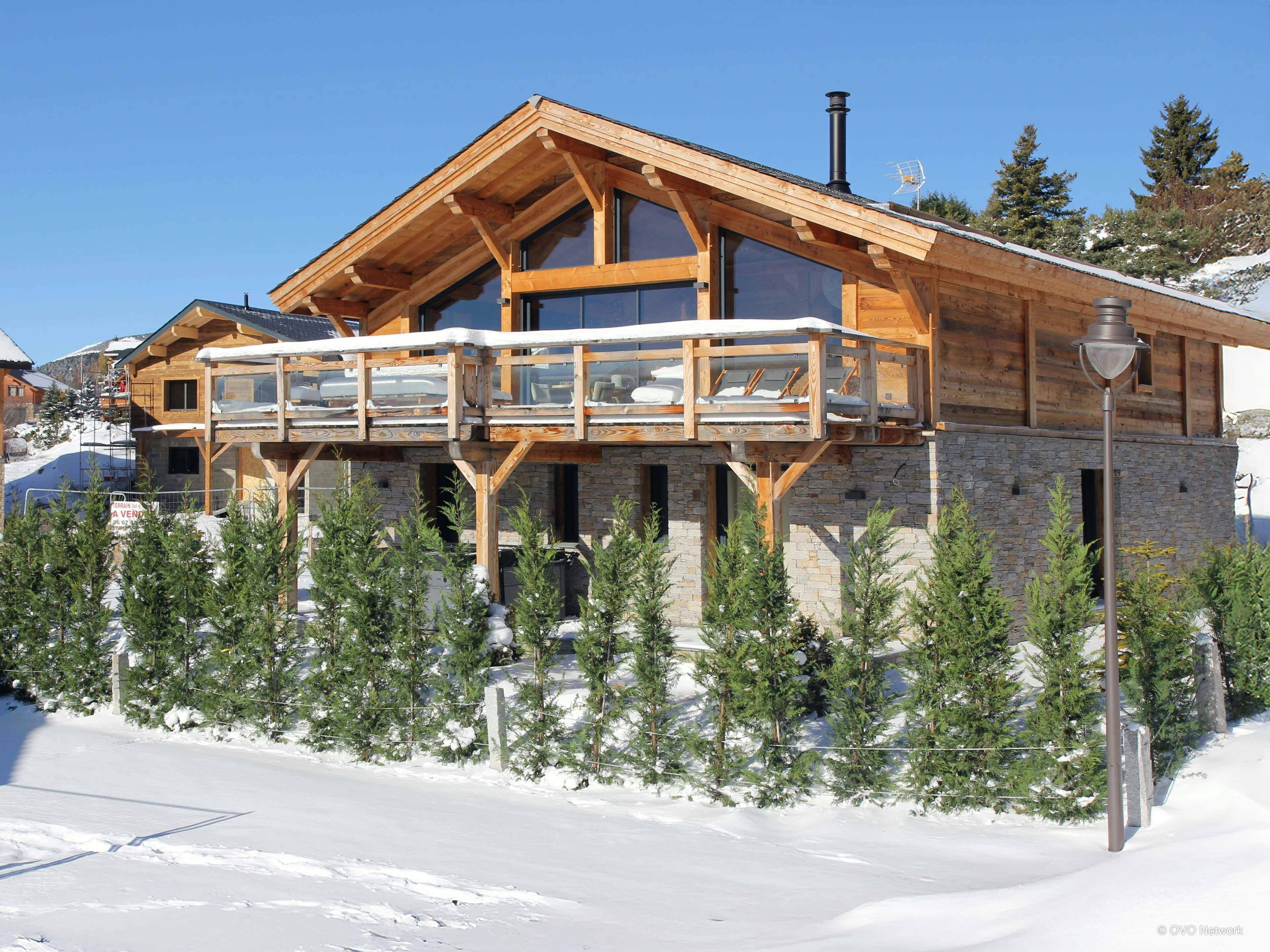 Chalet 5-étoiles pour 10p avec jacuzzi et salle de jeux