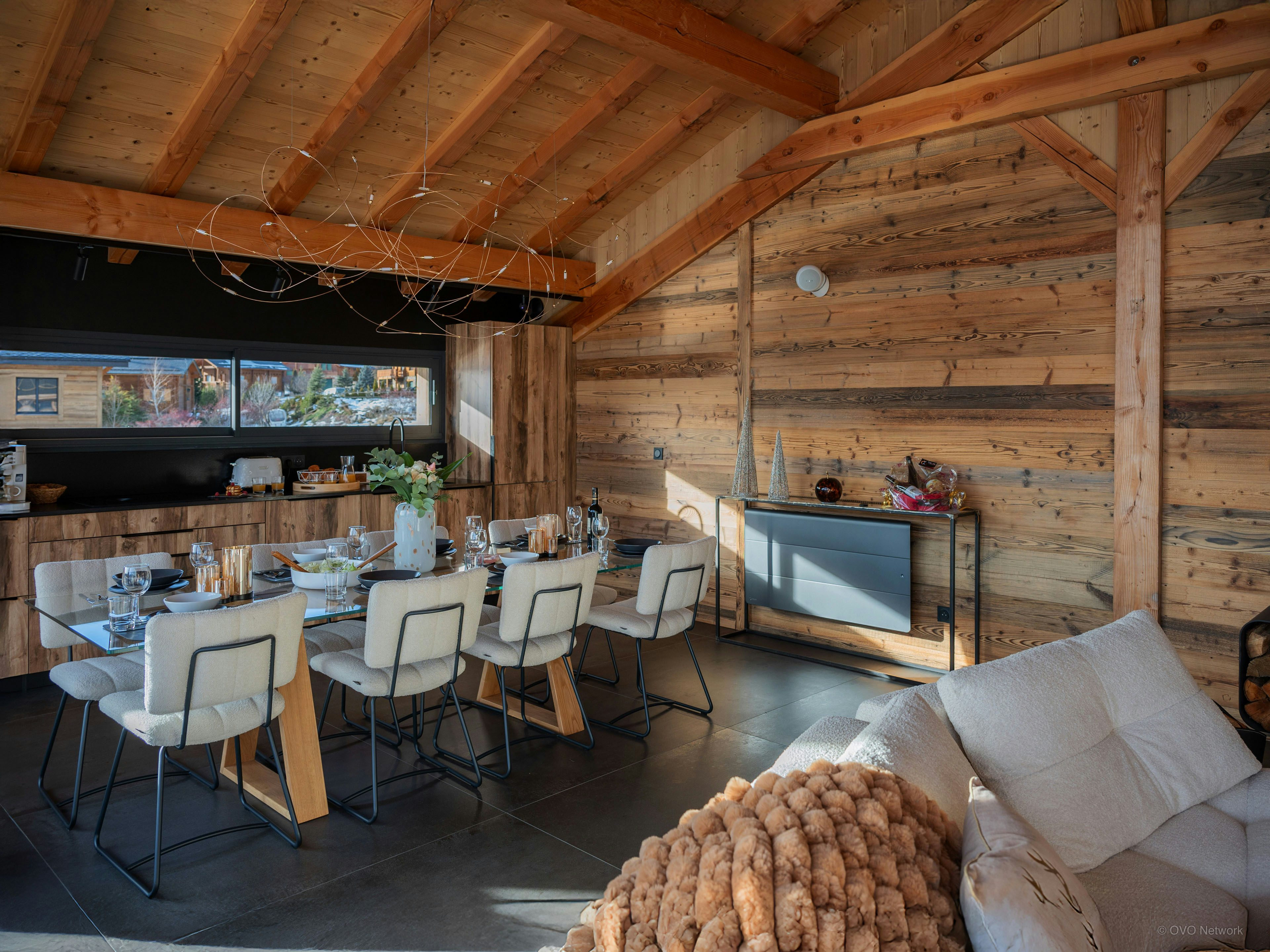 Chalet 5-étoiles pour 10p avec jacuzzi et salle de jeux