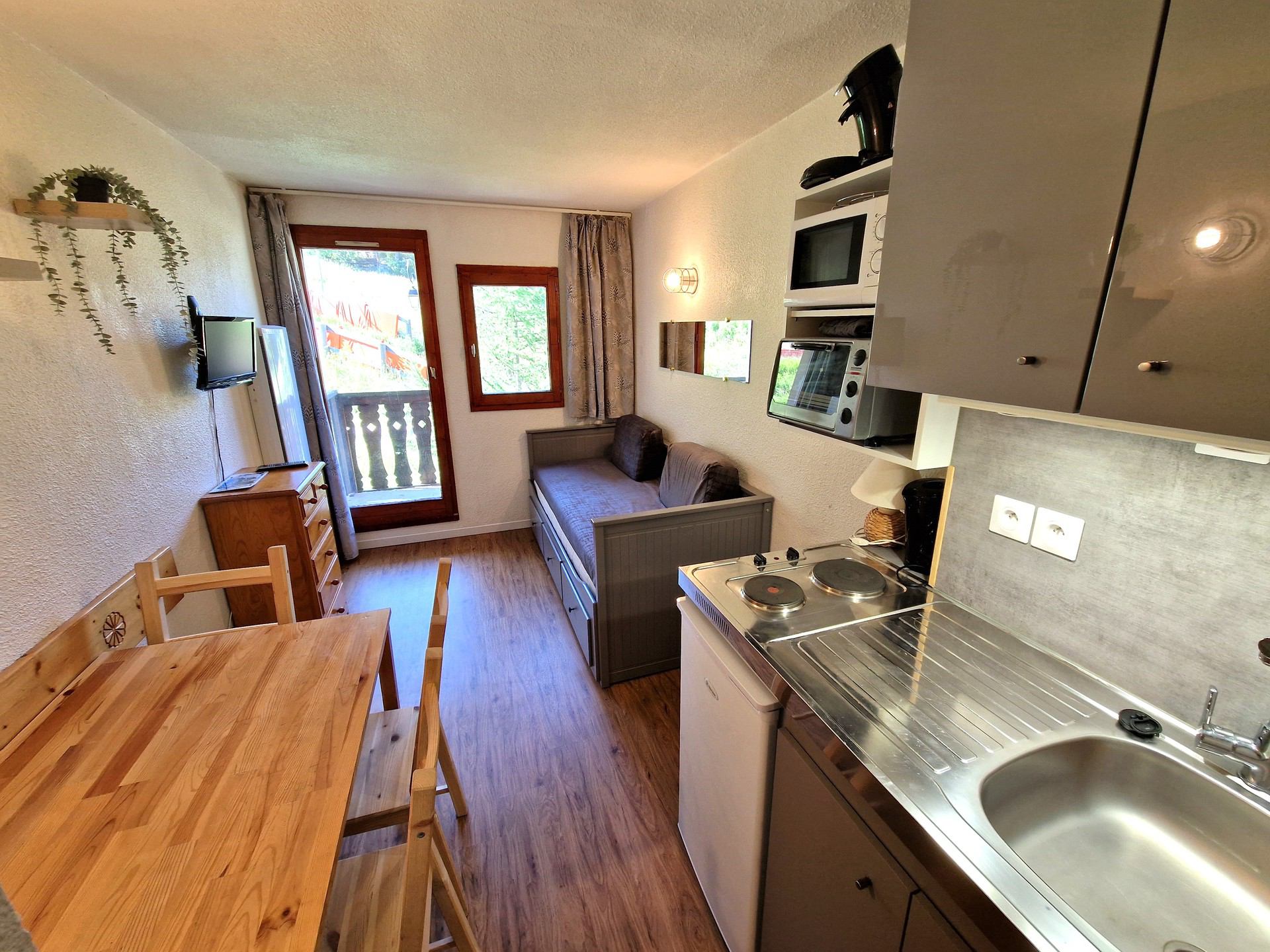 CHALET CLUB