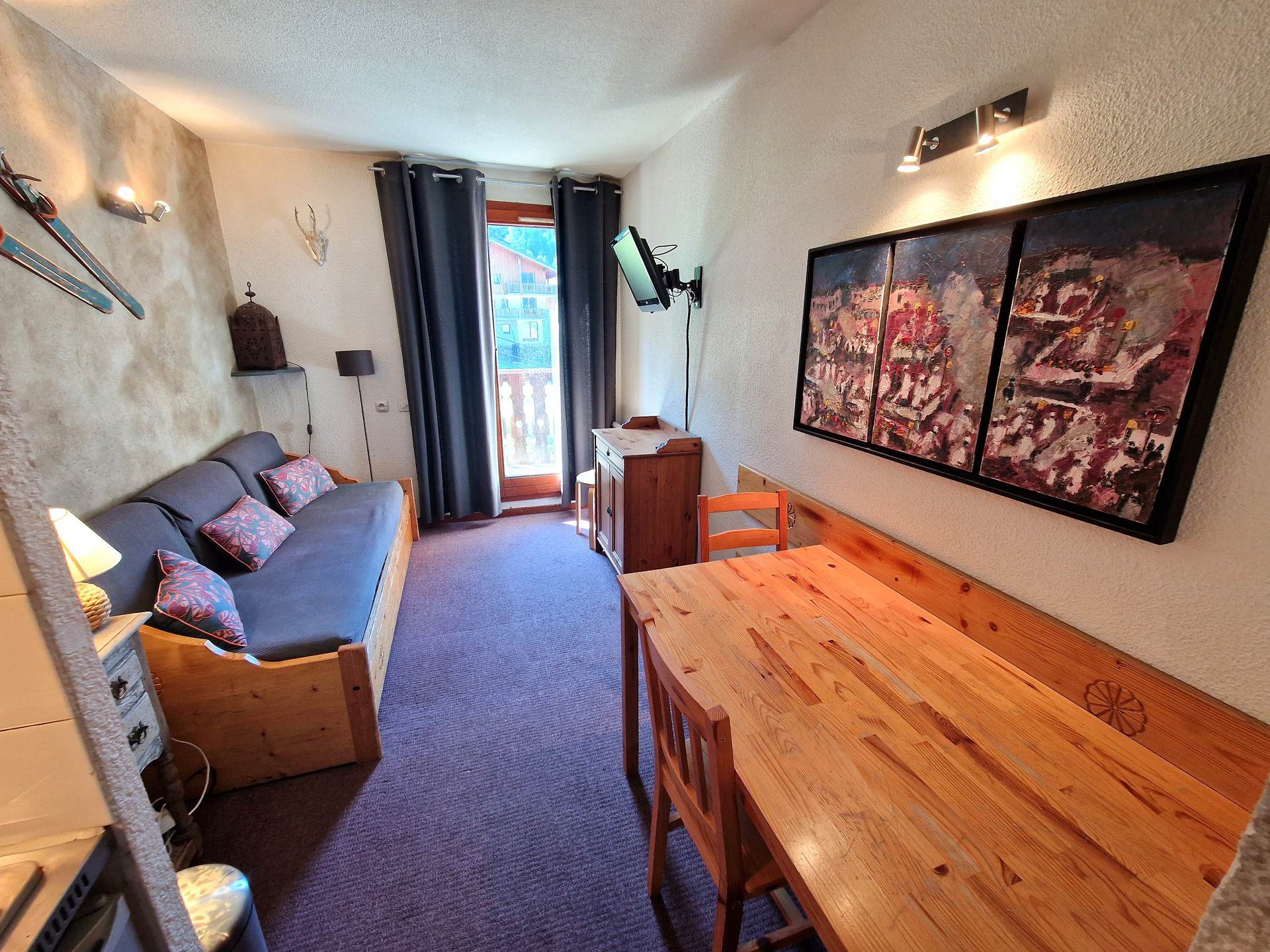 CHALET CLUB