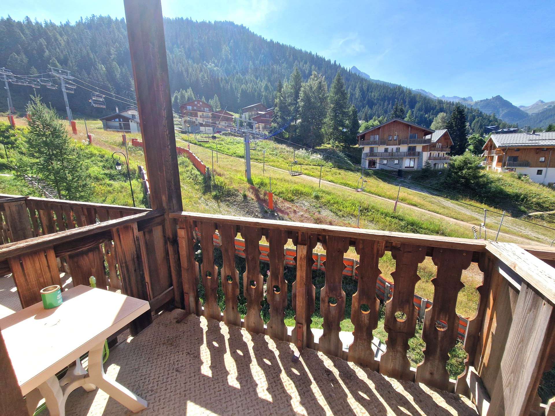 CHALET CLUB