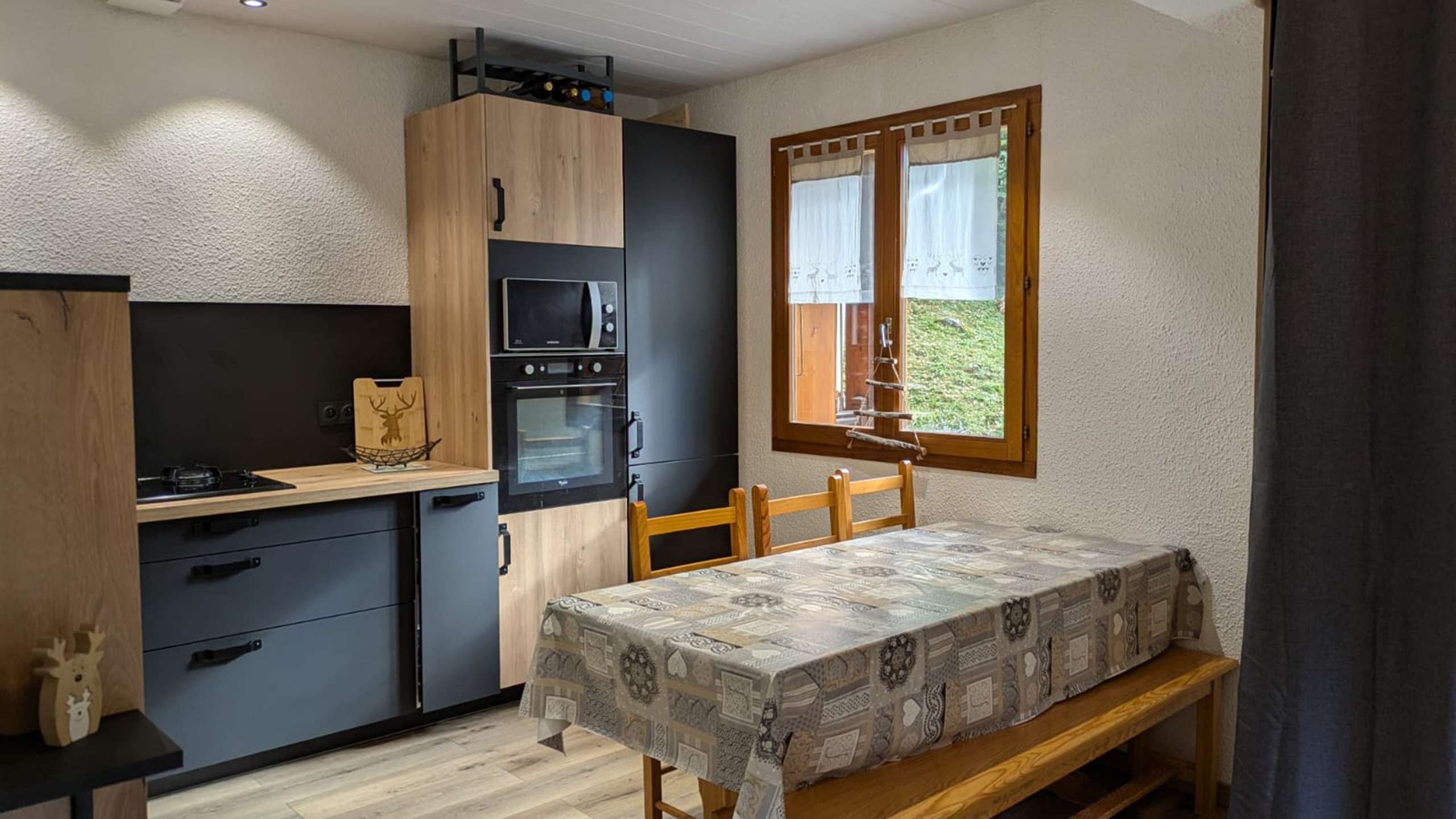 BEL APPARTEMENT** (6 pers.) - 2 CHAMBRES ET MEZZANINE  de presque 60m²-8pers.