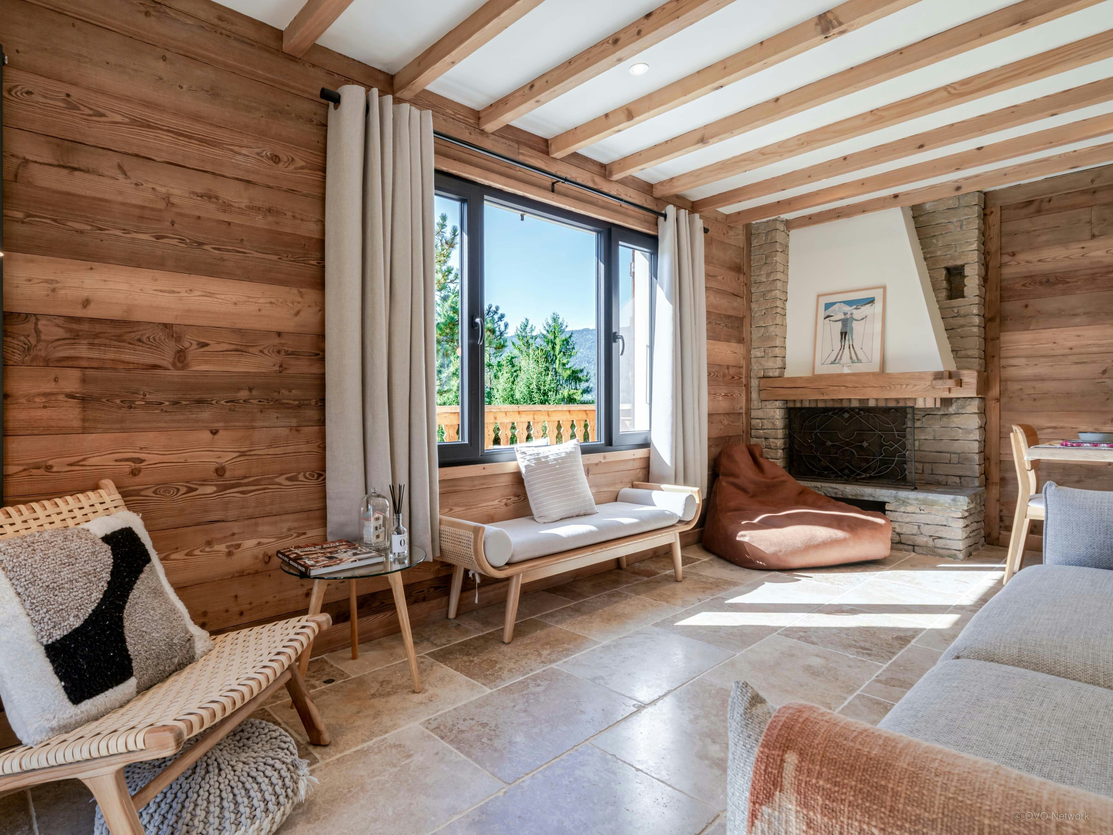 Chalet pour 10 avec terrasse et jardin proche de samoëns