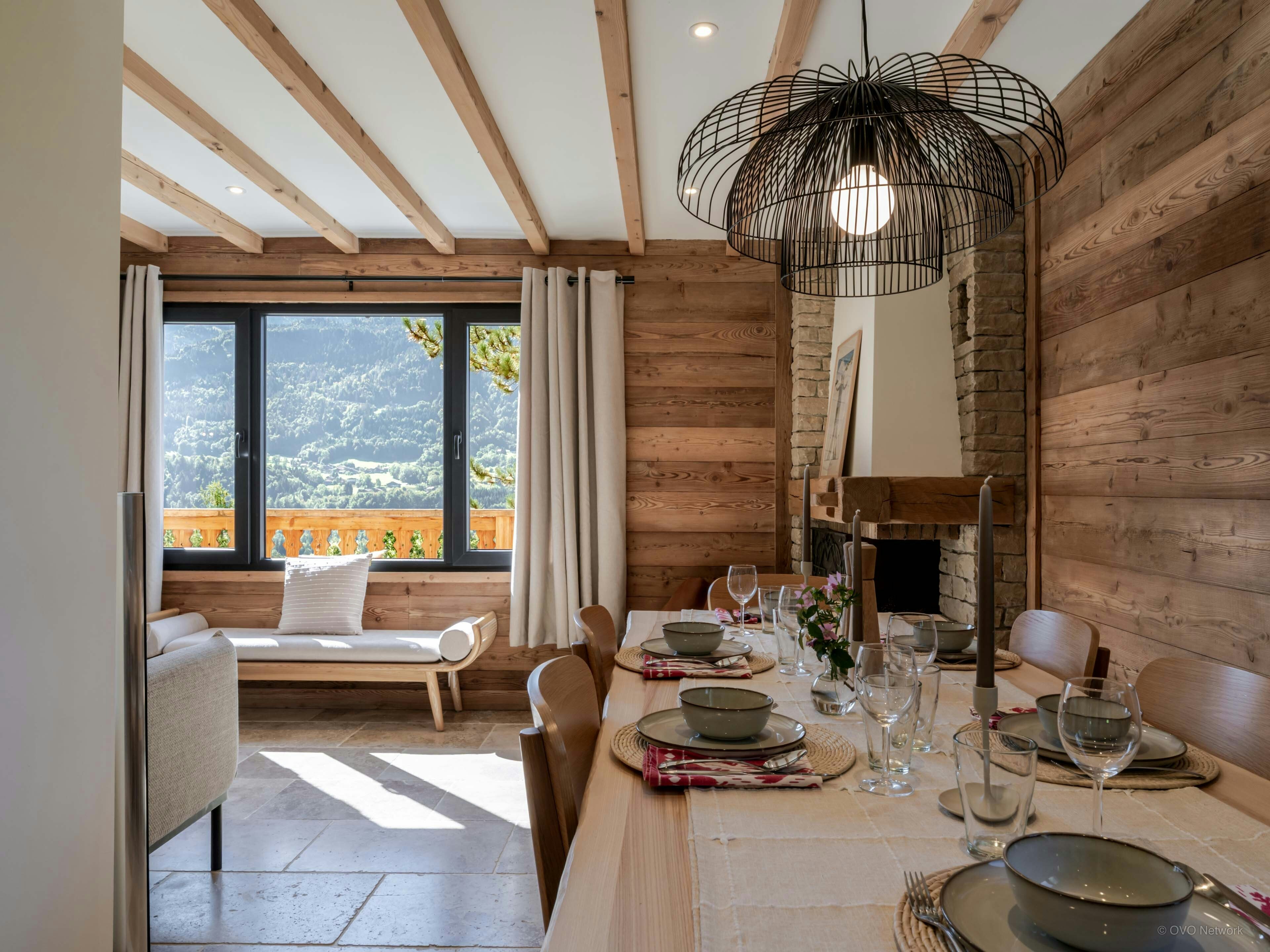 Chalet pour 10 avec terrasse et jardin proche de samoëns