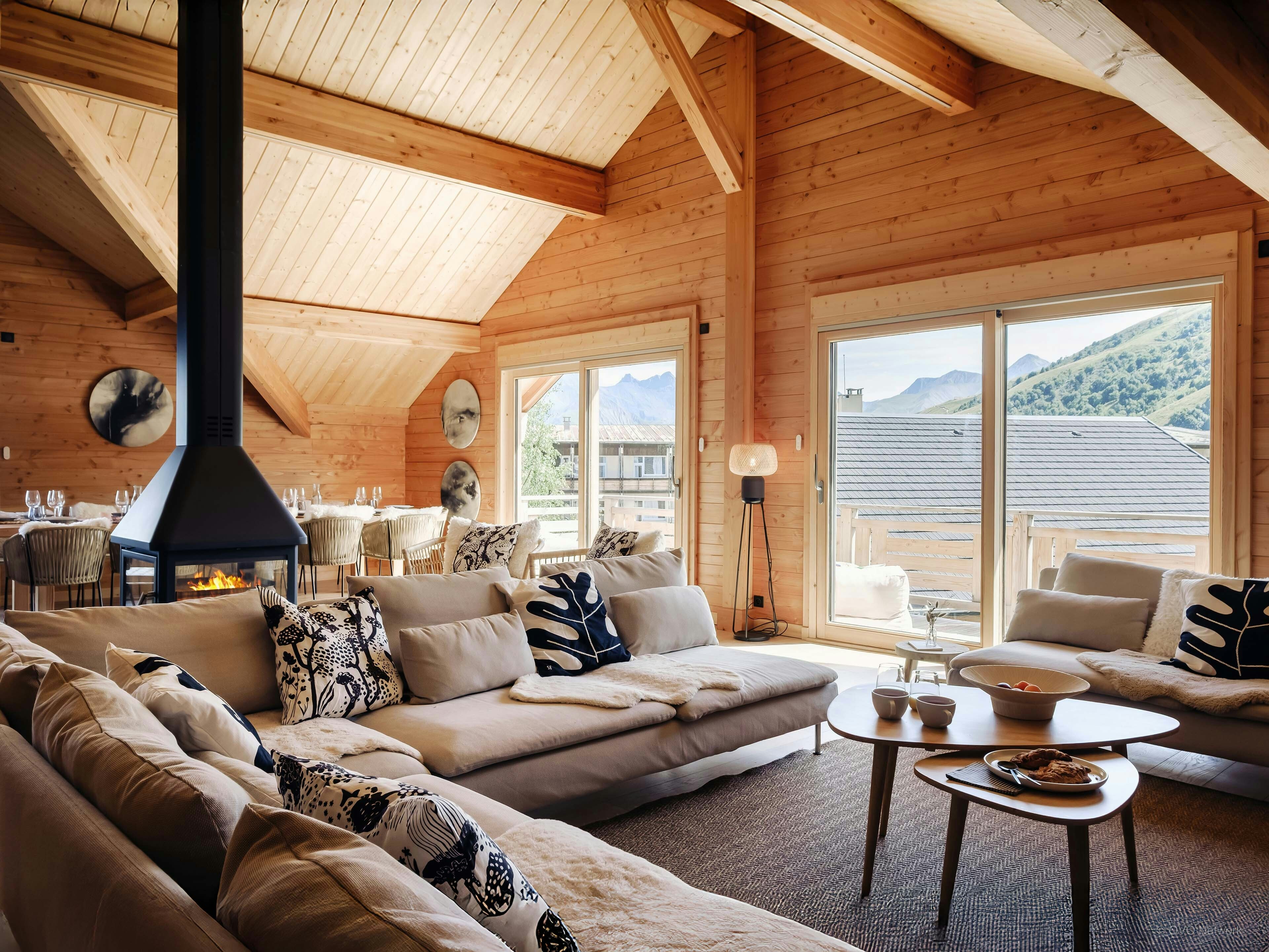 Chalet skis aux pied pour 14 avec spa extérieur aux Sybelles