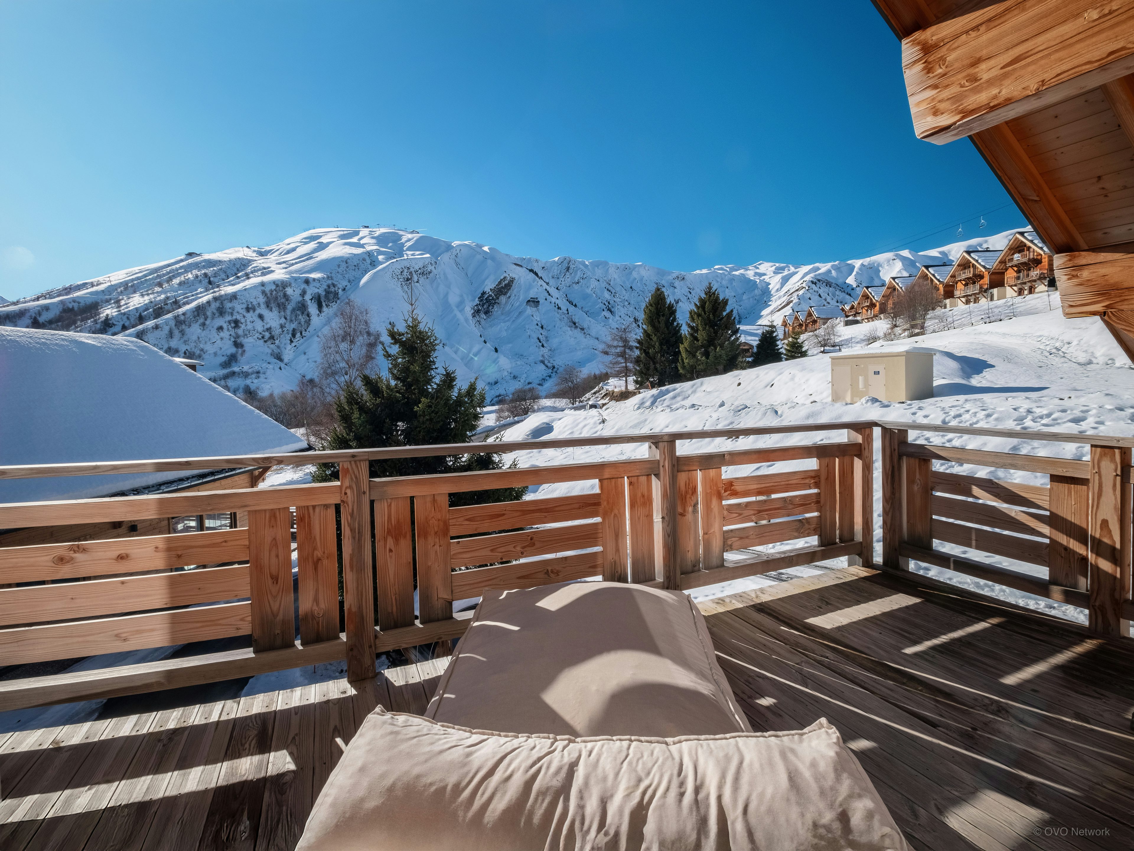 Chalet skis aux pied pour 14 avec spa extérieur aux Sybelles
