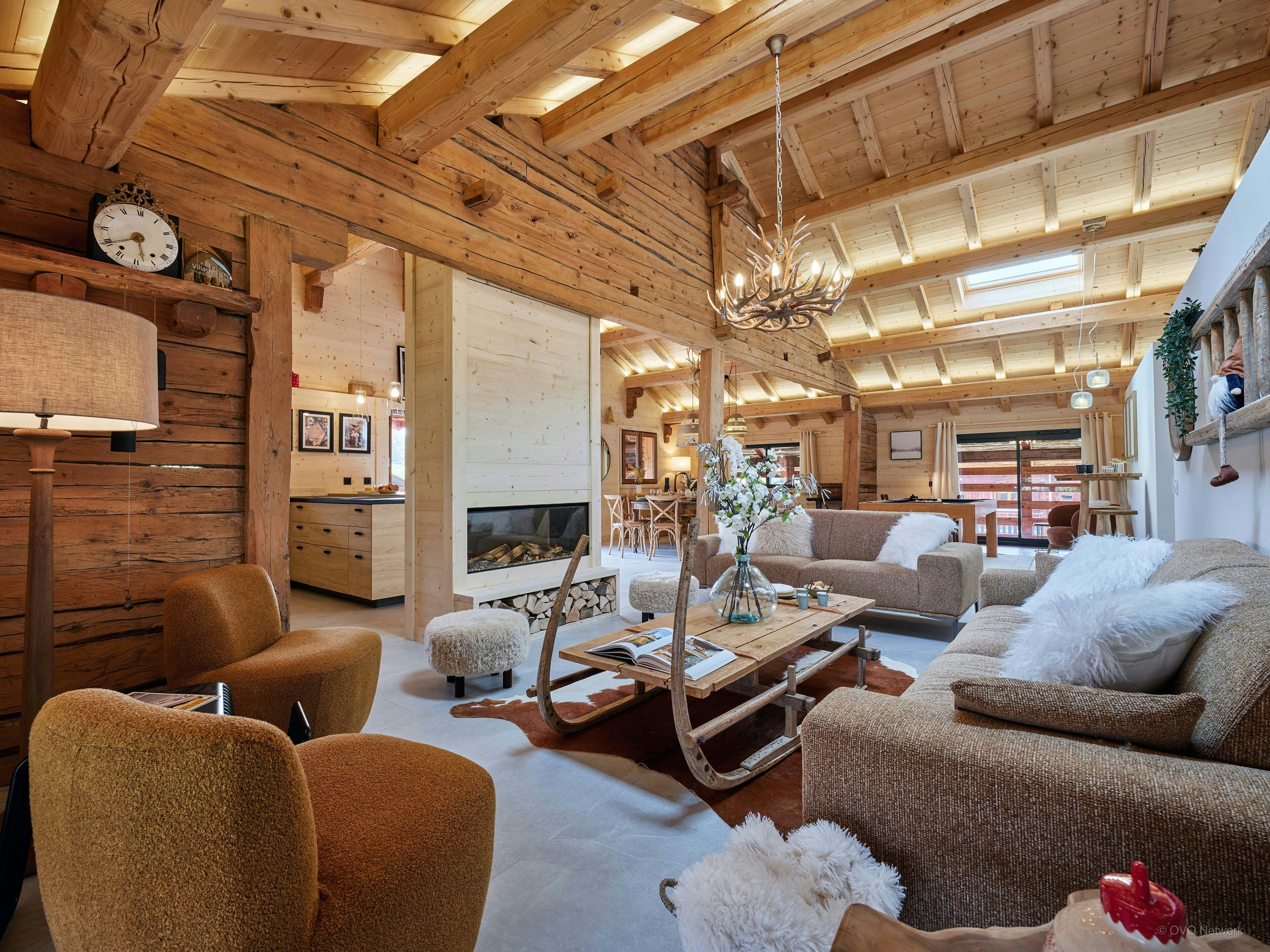 Appartement complet sur deux étages avec sauna et cheminée