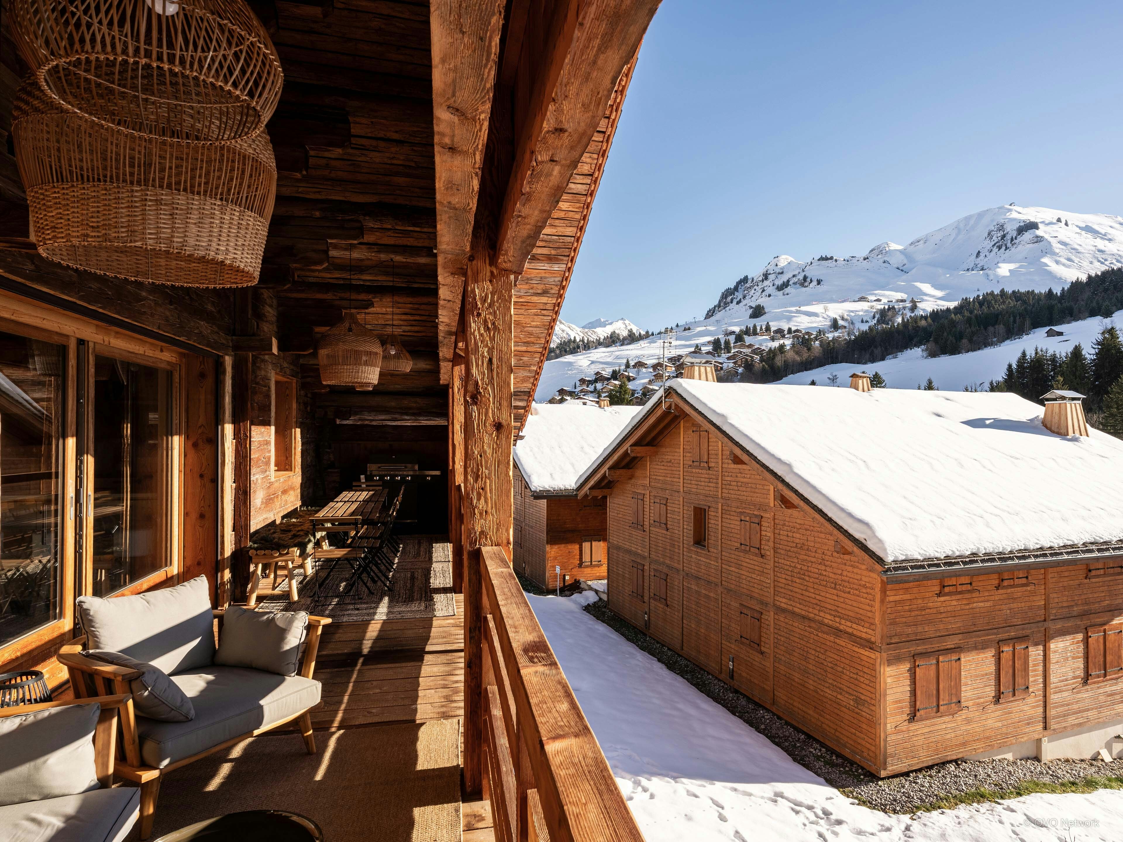 Appartement complet sur deux étages avec sauna et cheminée