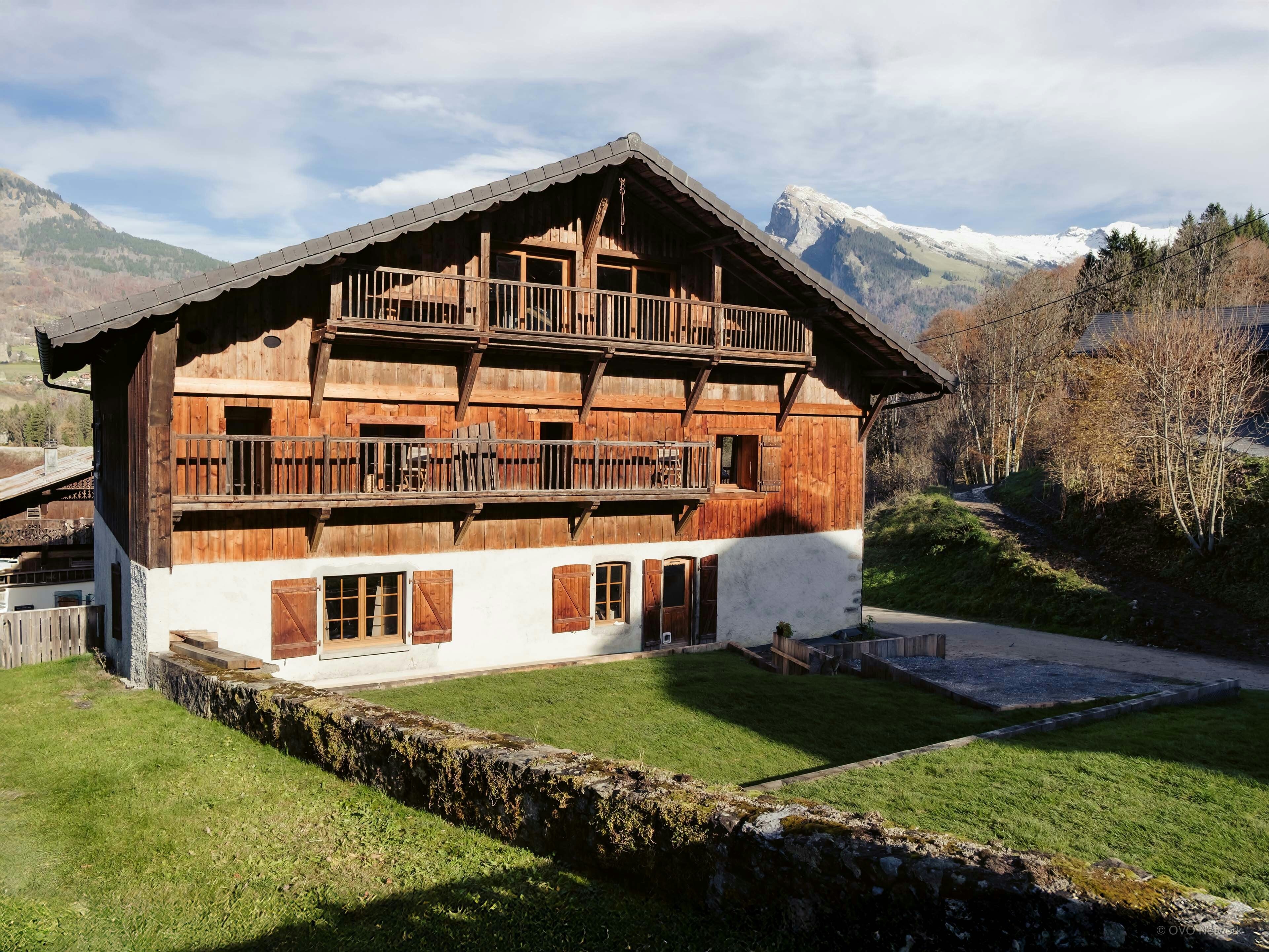 Spacieux chalet pour 12 avec jacuzzi au cœur du grand massif