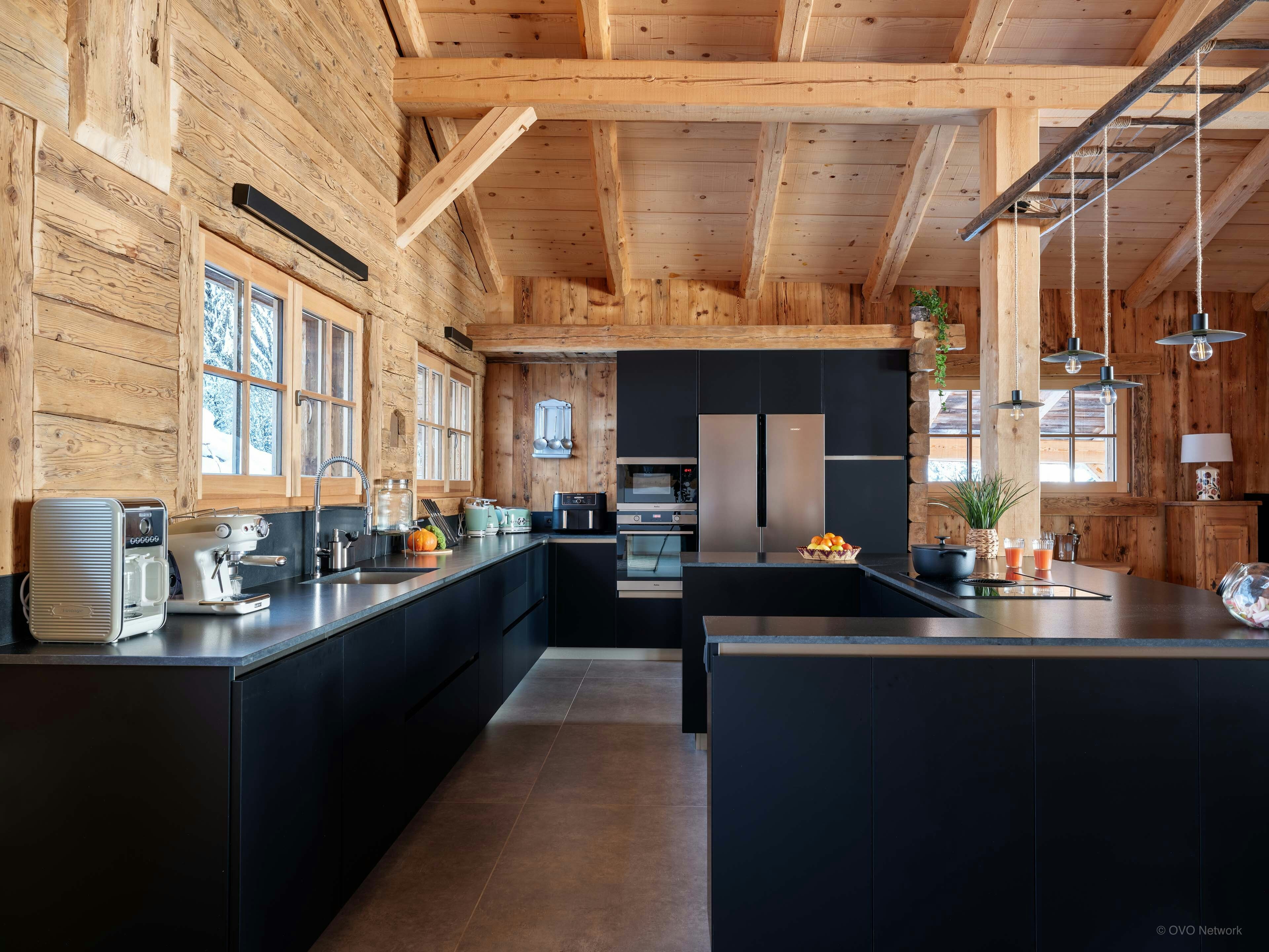 Ferme rénovée « skis aux pieds » pour 10 avec jacuzzi