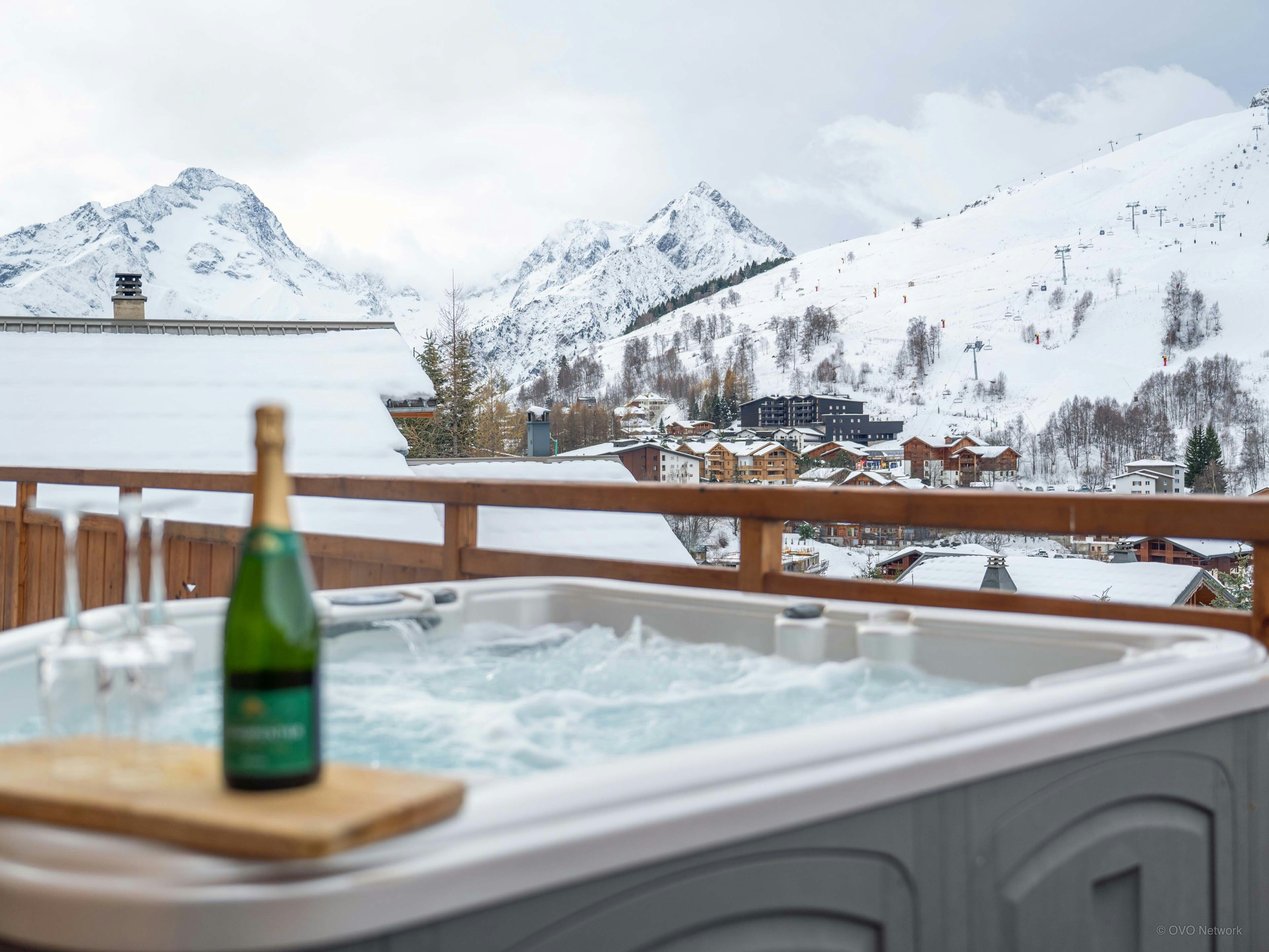 Chalet pour 12 aux deux alpes avec terrasse et jacuzzi