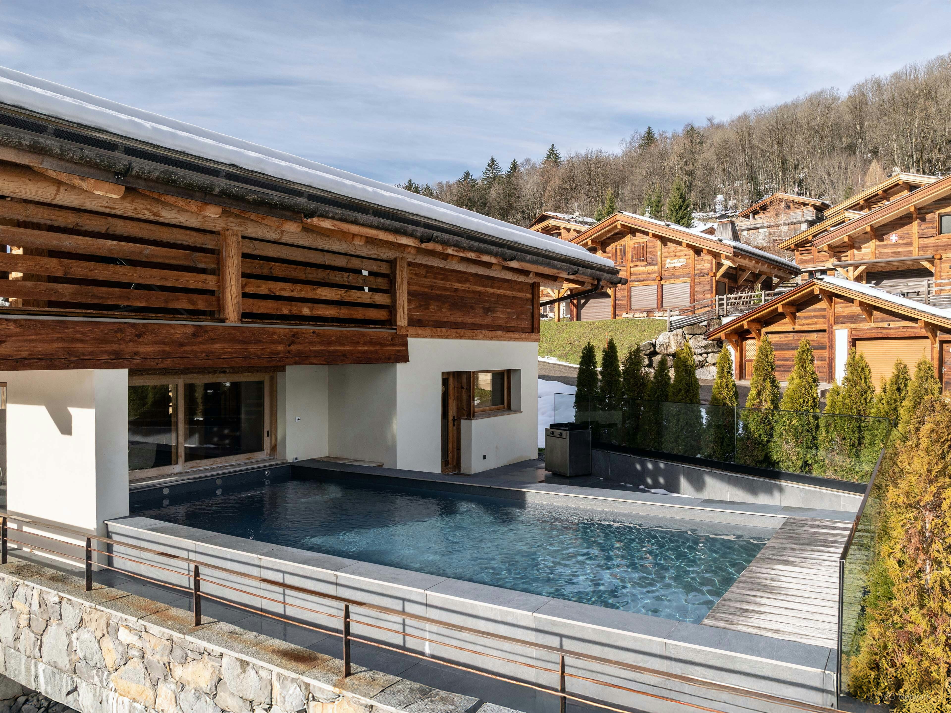 Somptueux chalet pour 14 avec sauna, terrasse et piscine