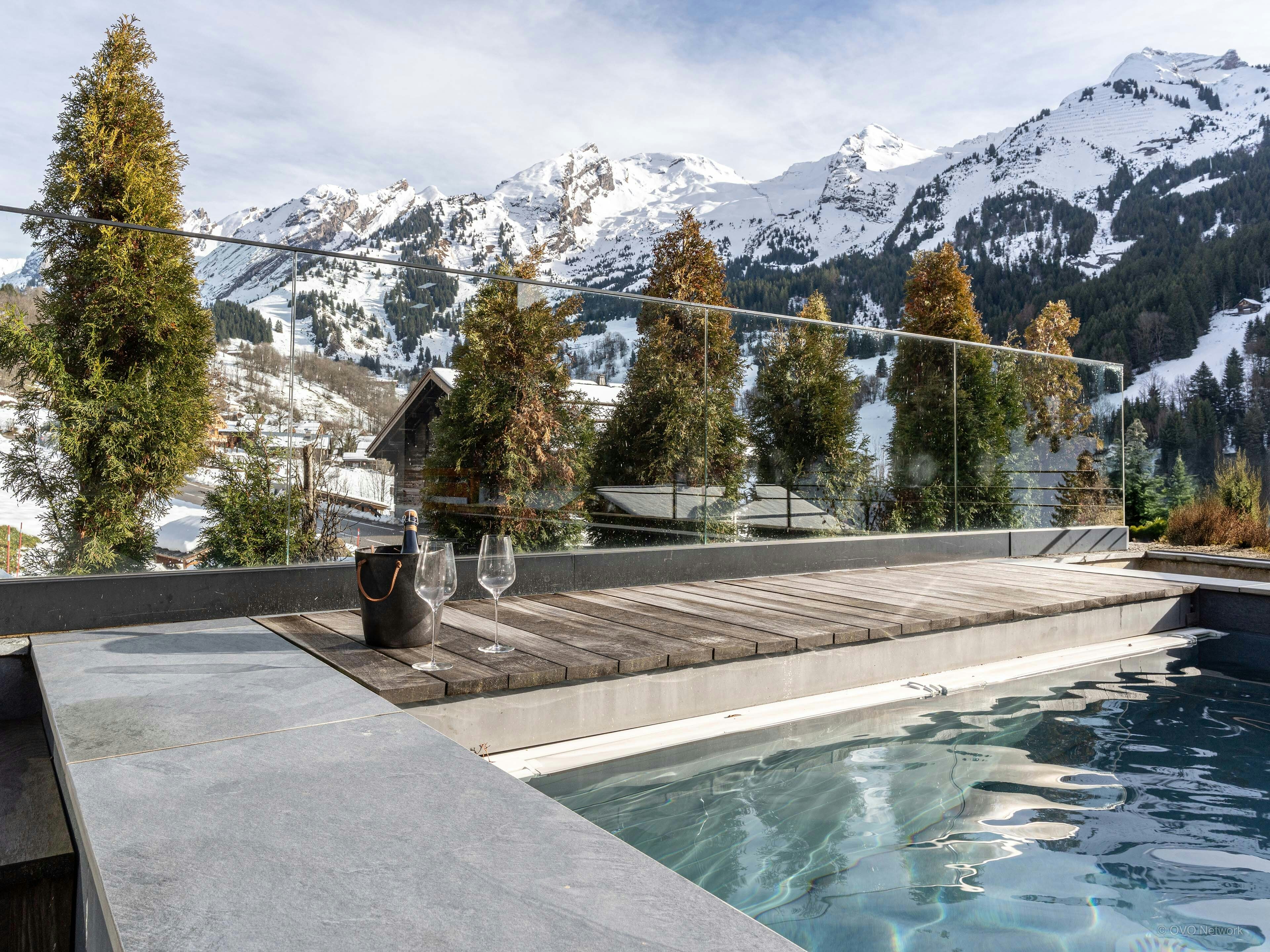 Somptueux chalet pour 14 avec sauna, terrasse et piscine