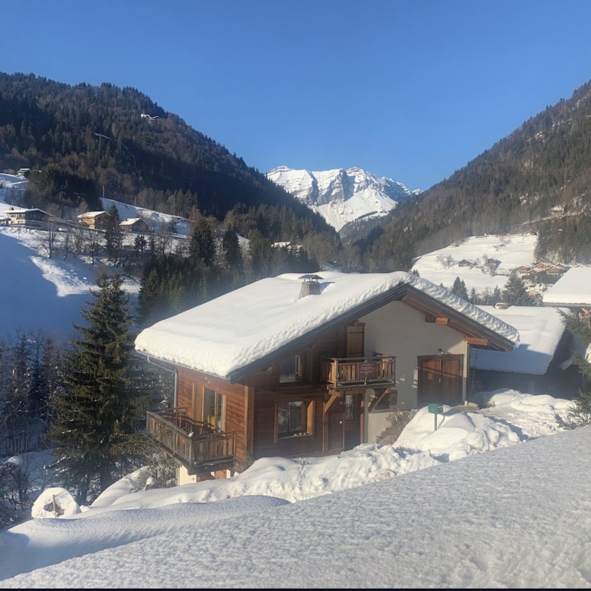 comme une cabane à la montagne pour des vacances en famille 