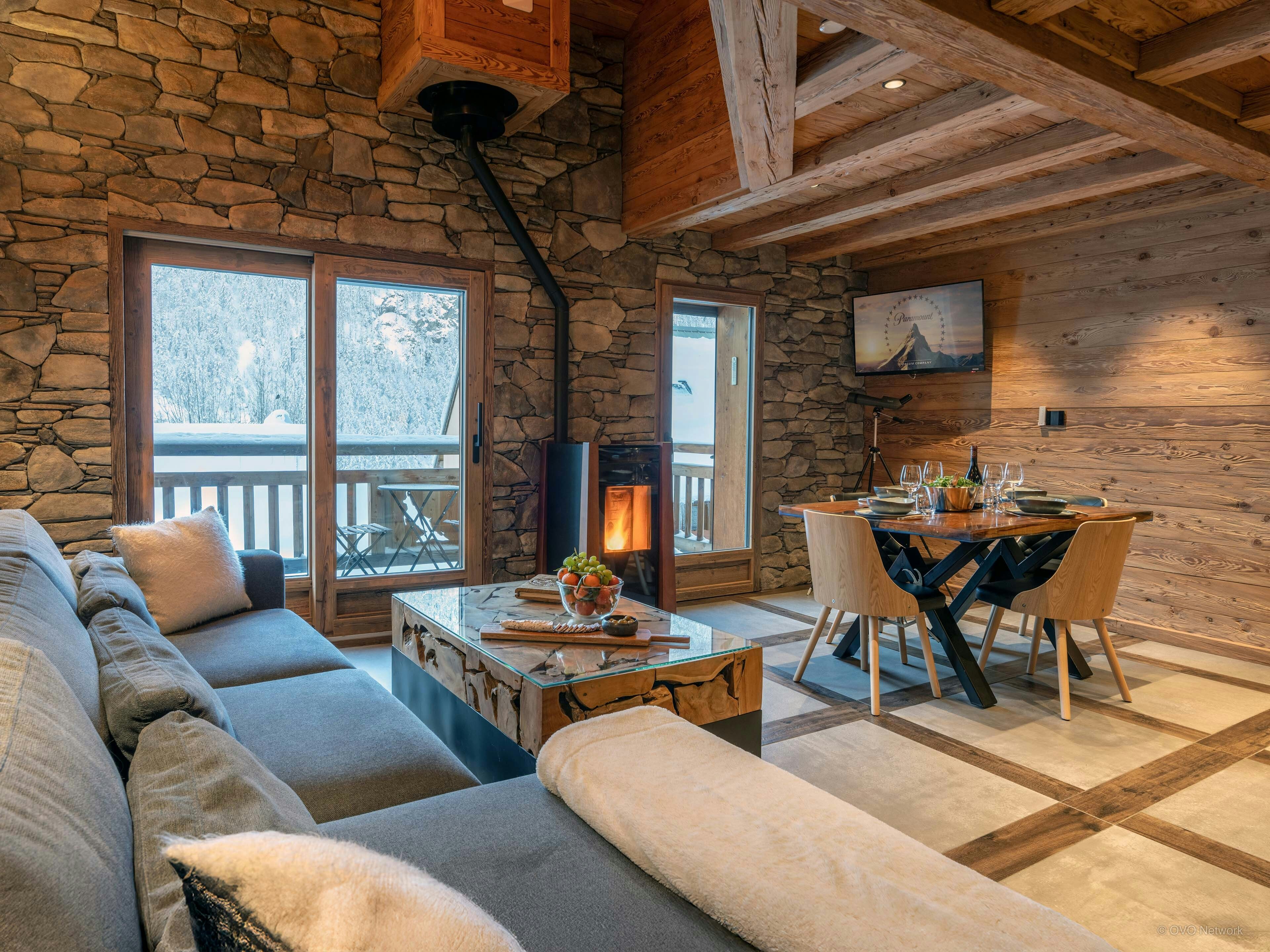 Maison pour 4 avec balcons donnant sur le massif des Écrins