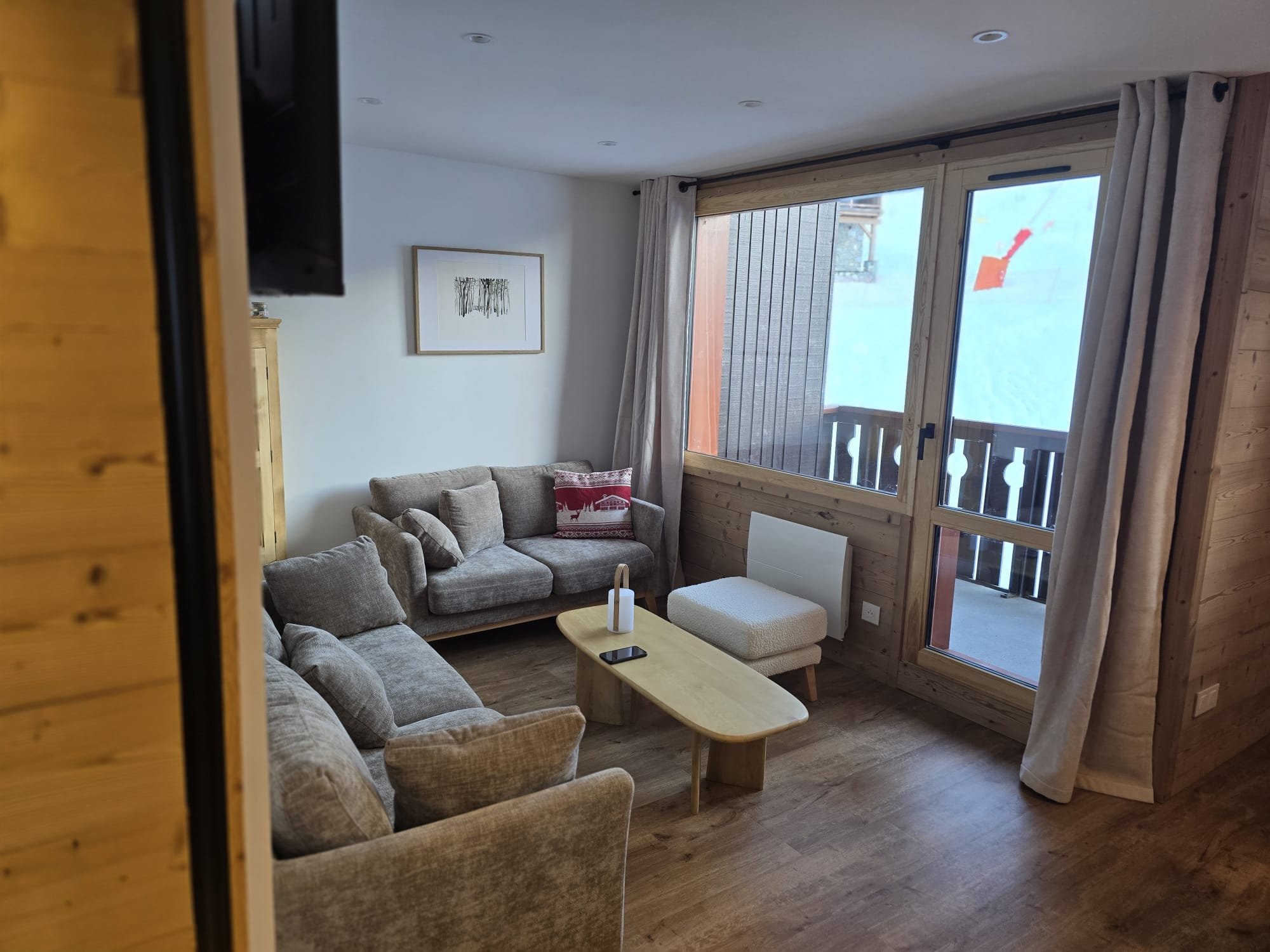 Les Coches, centre station, front de neige et ski aux pieds