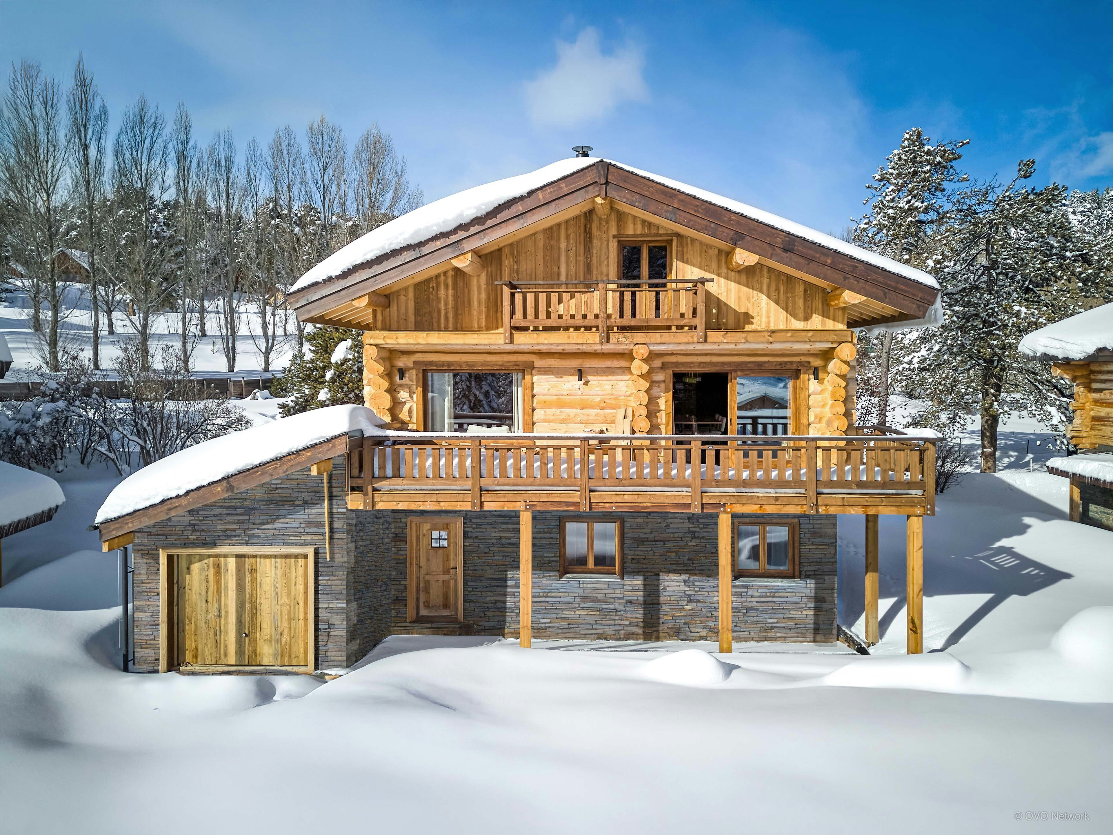 Élégant chalet pour 10 avec poêle à bois à font-romeu