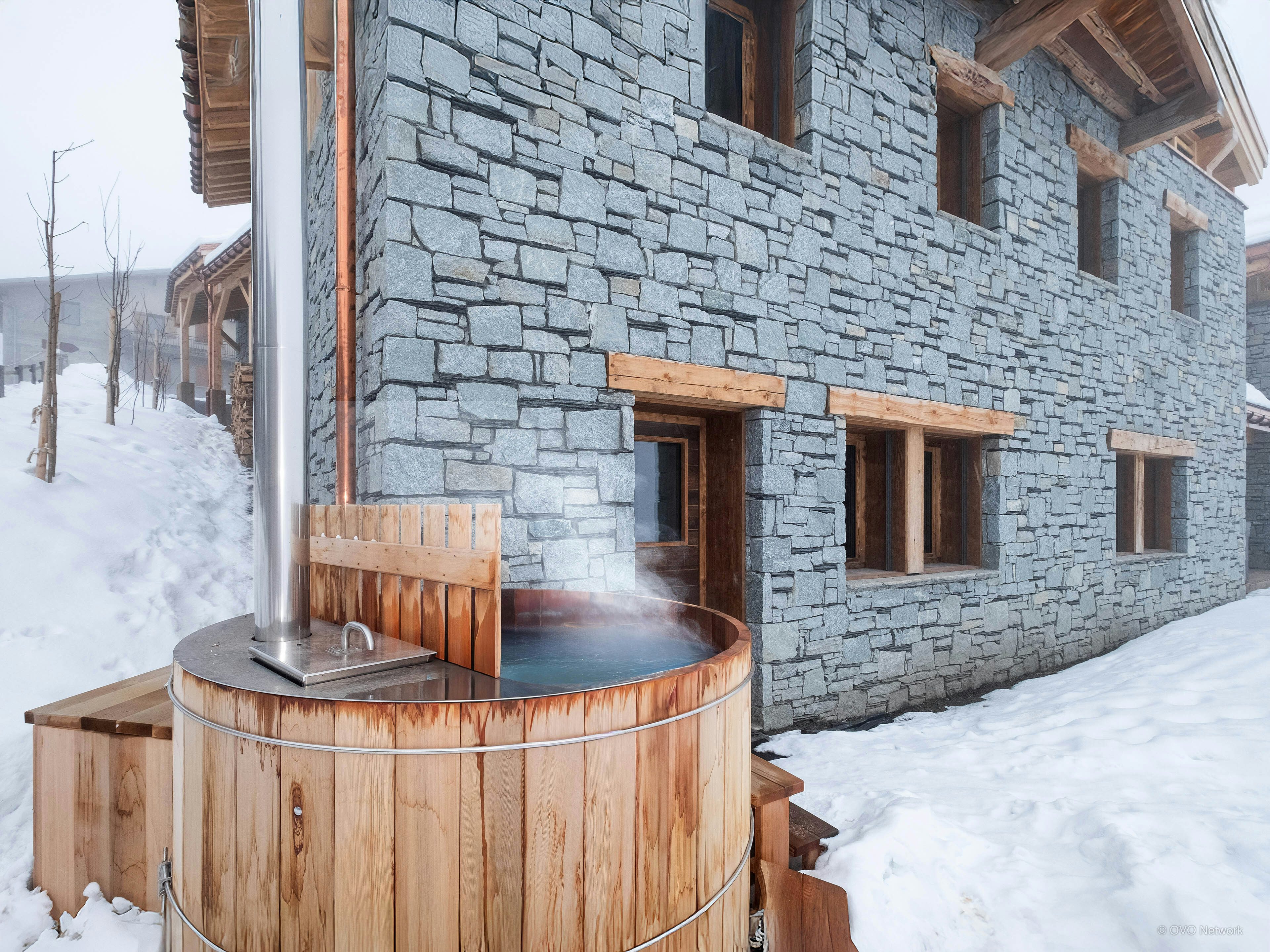 Chalet ski aux pieds pour 13 avec spa et salle de sport