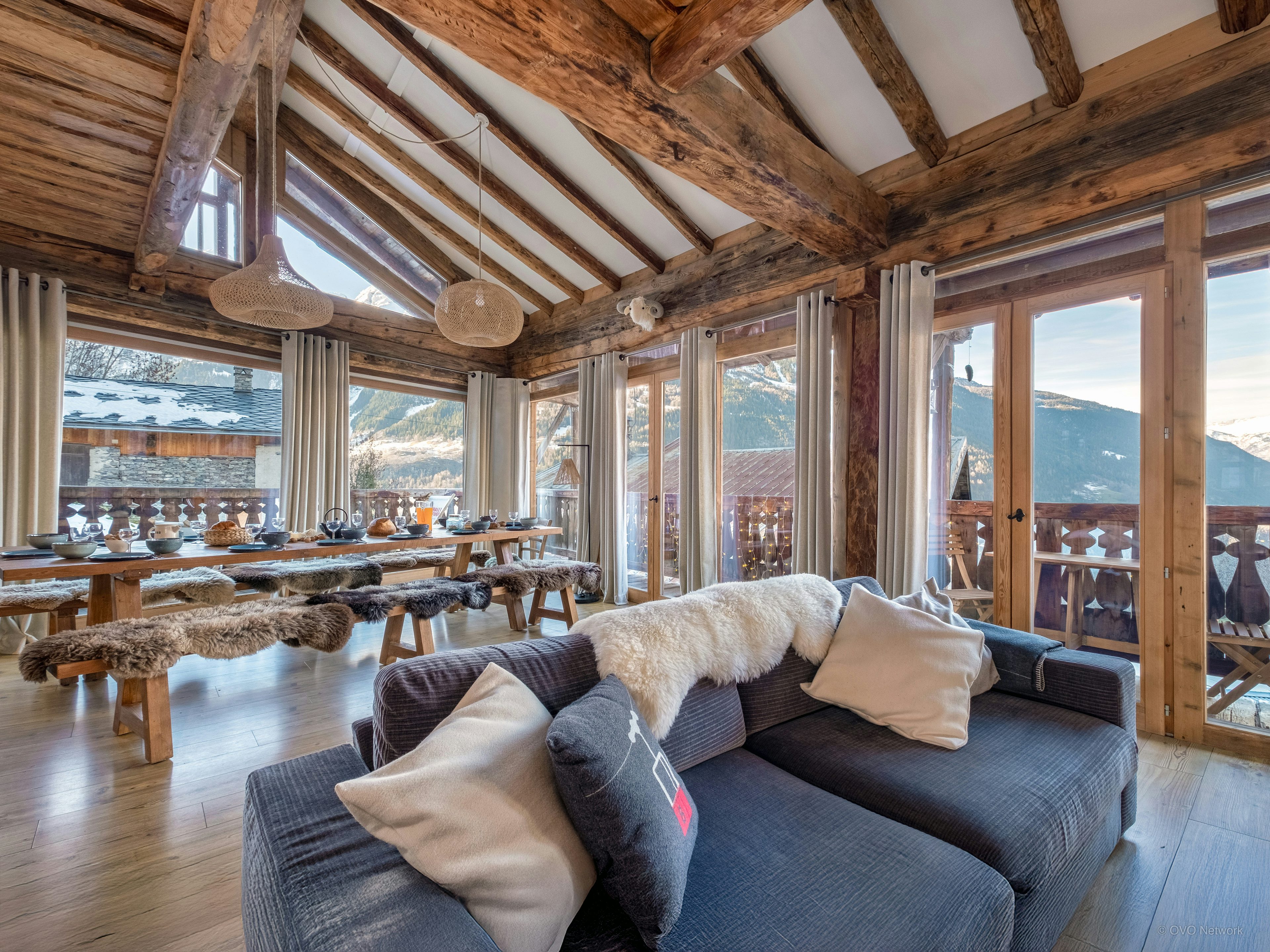 Vaste chalet pour 15  avec sauna et terrasses