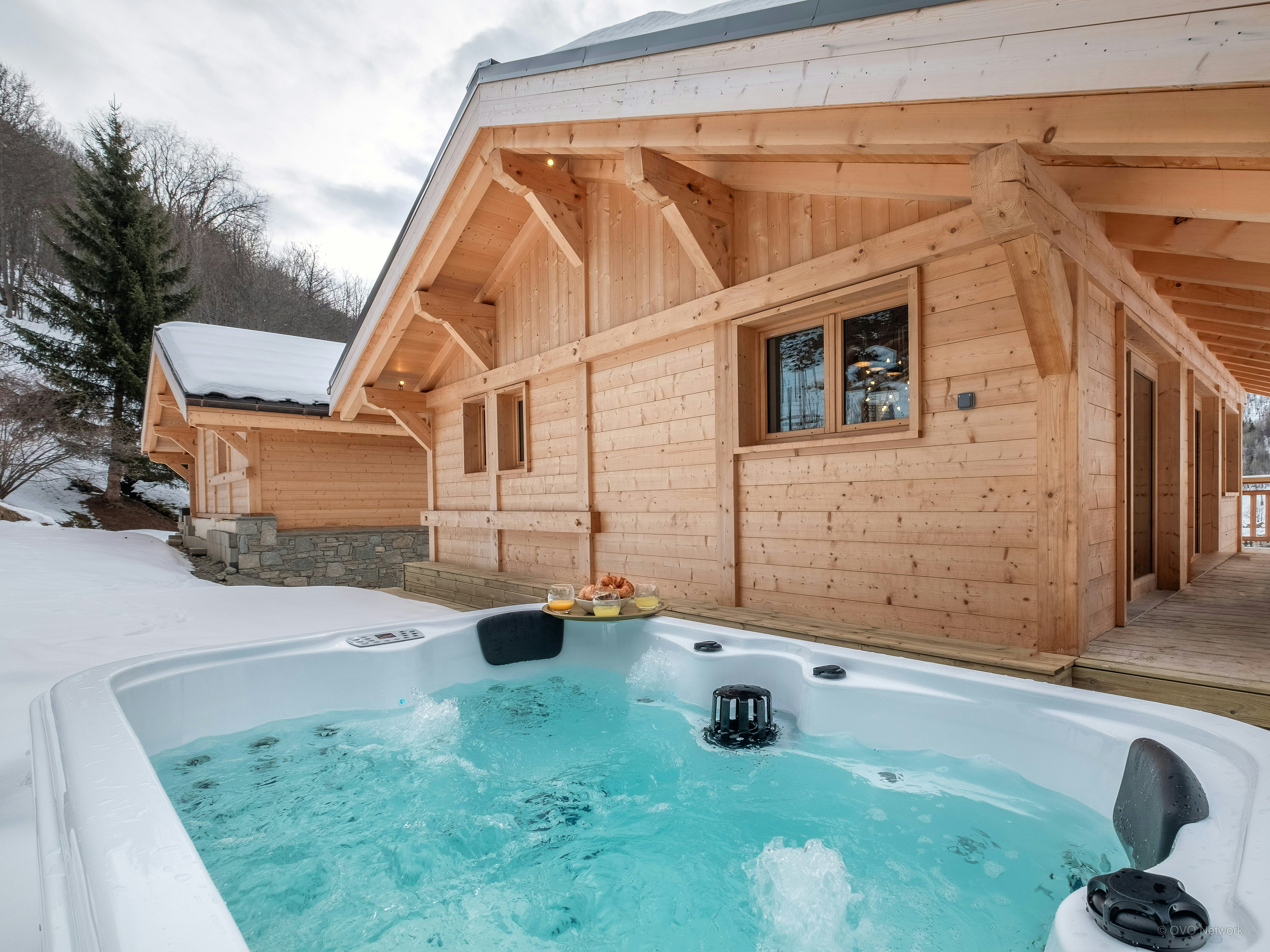 Chalet familial pour 8 avec jacuzzi et salle de jeux
