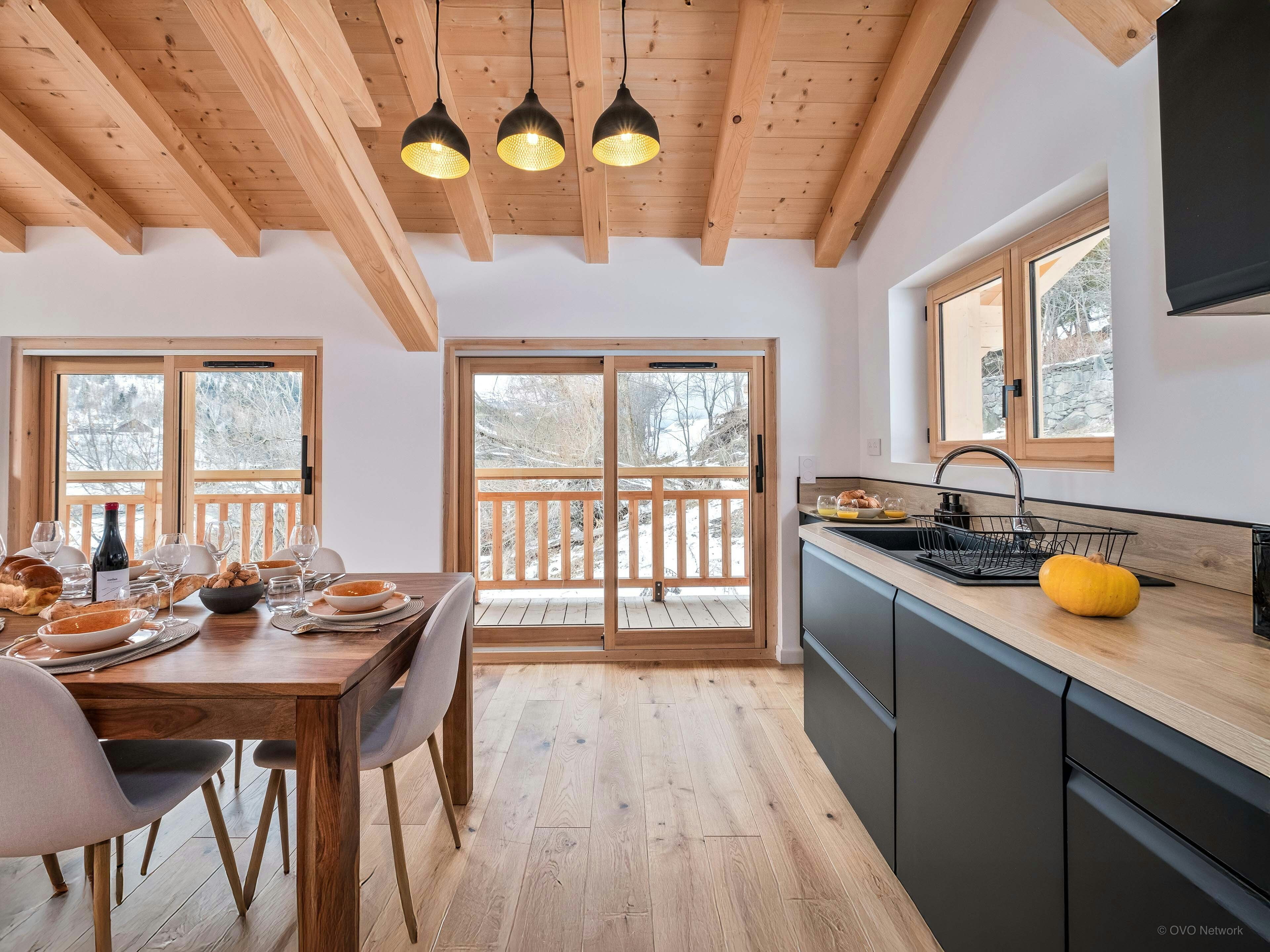 Chalet familial pour 8 avec jacuzzi et salle de jeux