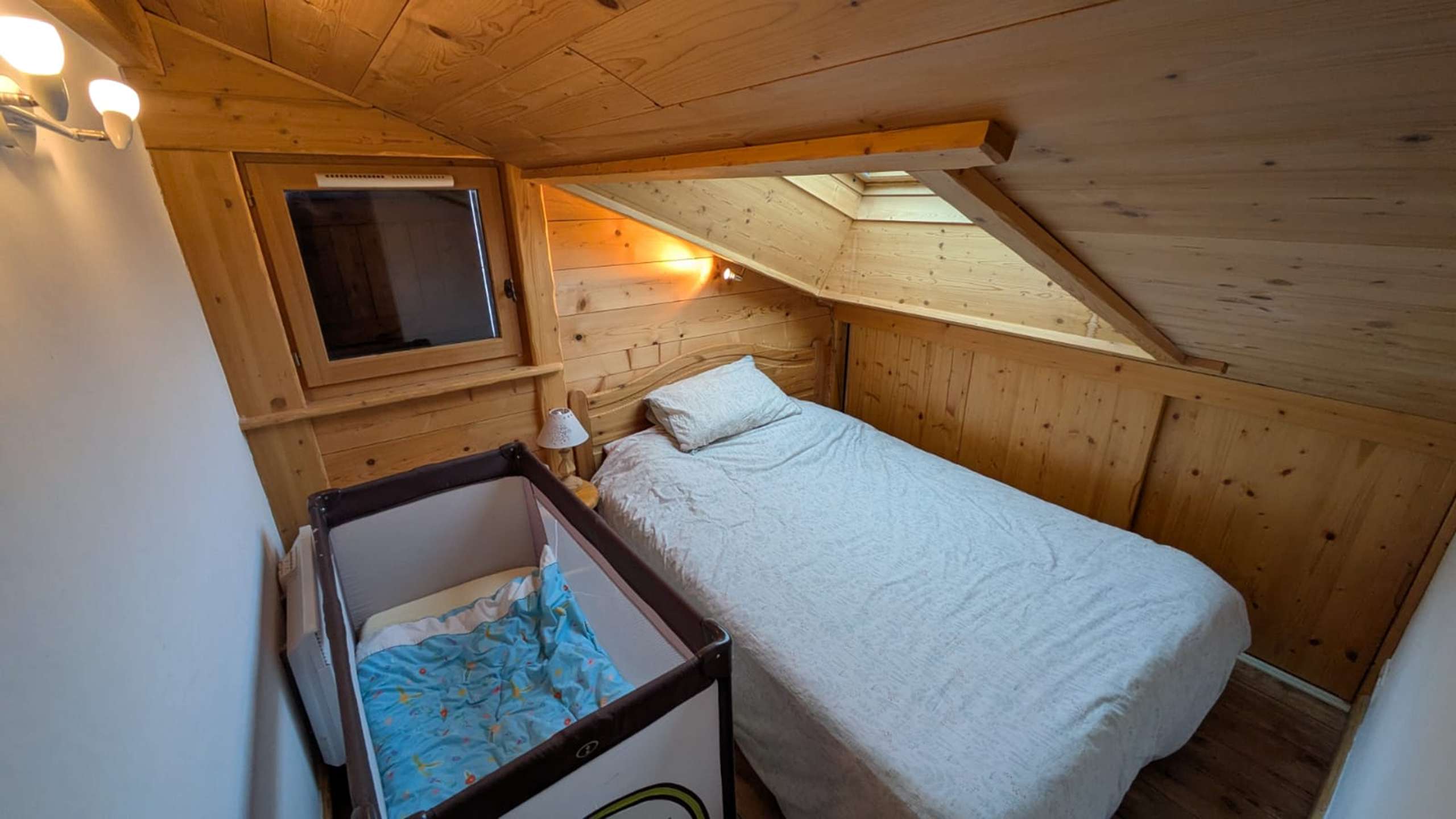 Appart. 2 chambres+1 chambrette idéal pour 6 pers. proche arrêt navette