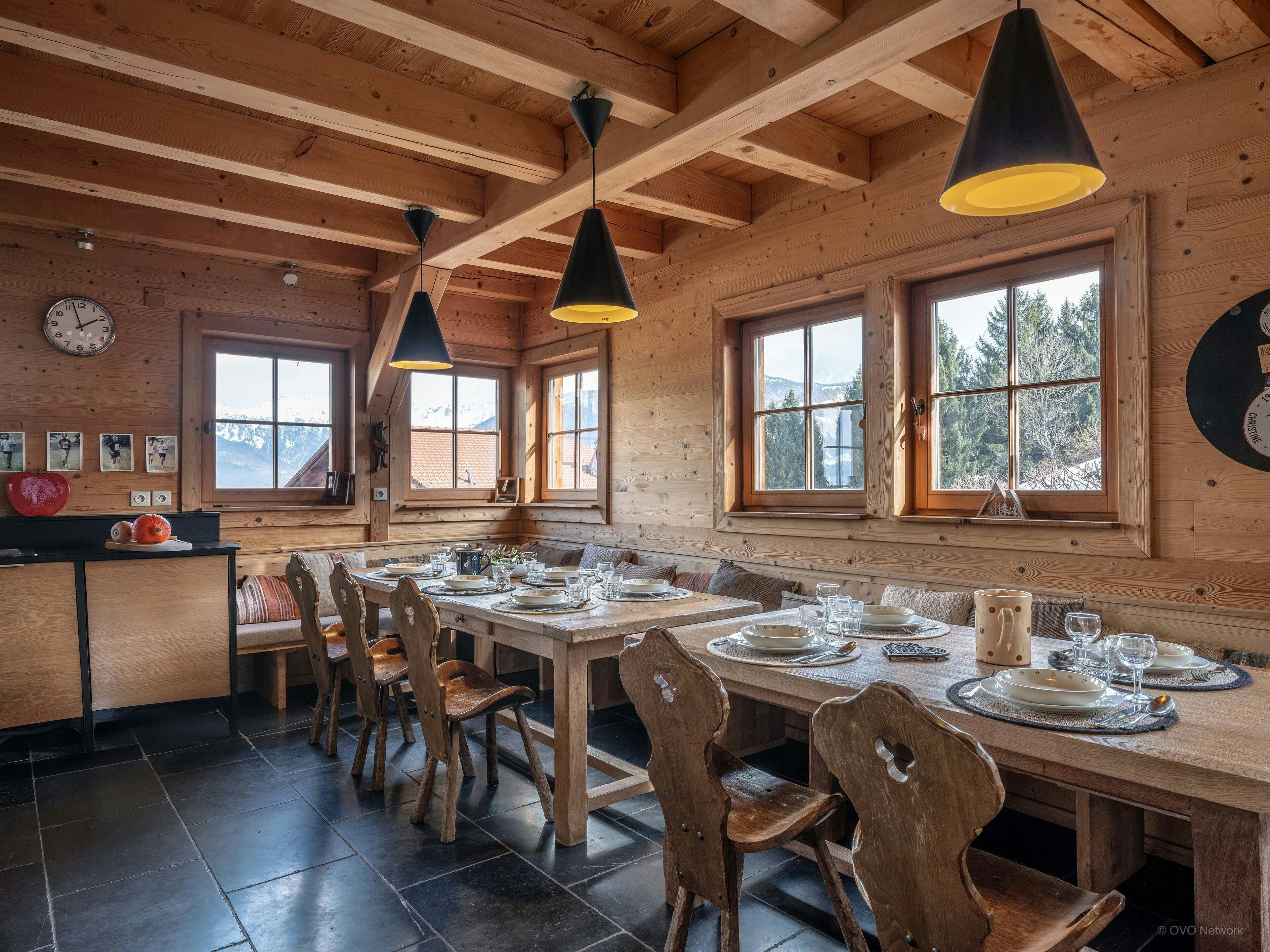 Spacieux chalet pour 15 à Combloux avec sauna et terrasse