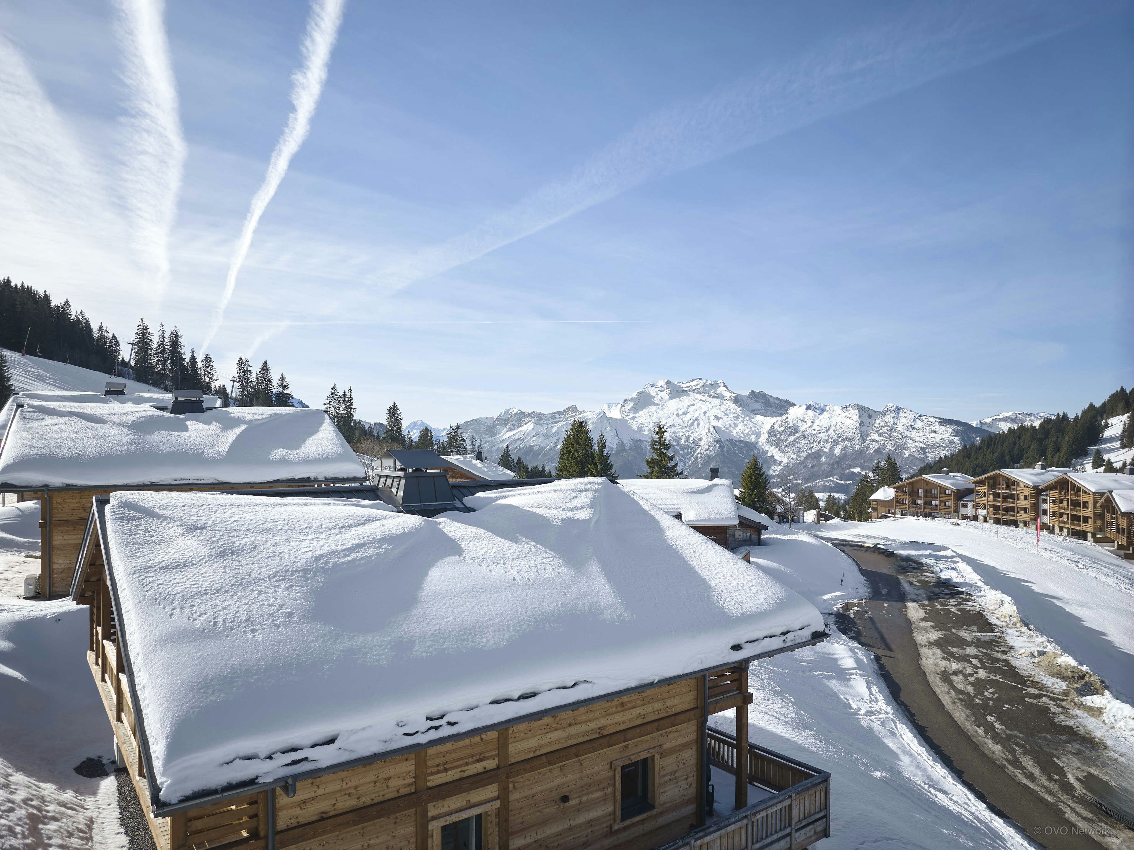 Chalet mitoyen skis aux pieds sur les pistes de la croix fry